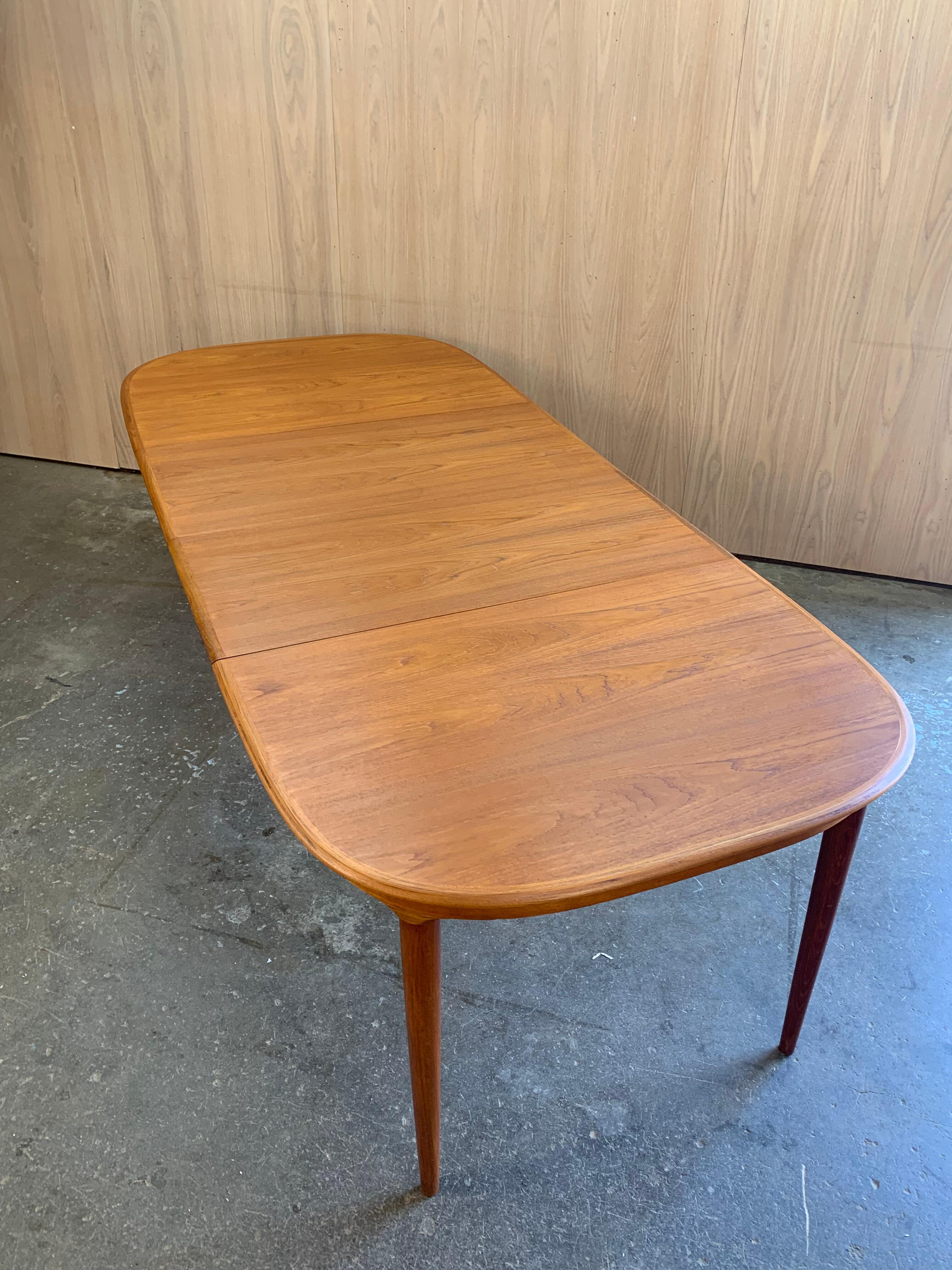 1960s Danish Teak Dining Table by Skovmand & Andersen 5