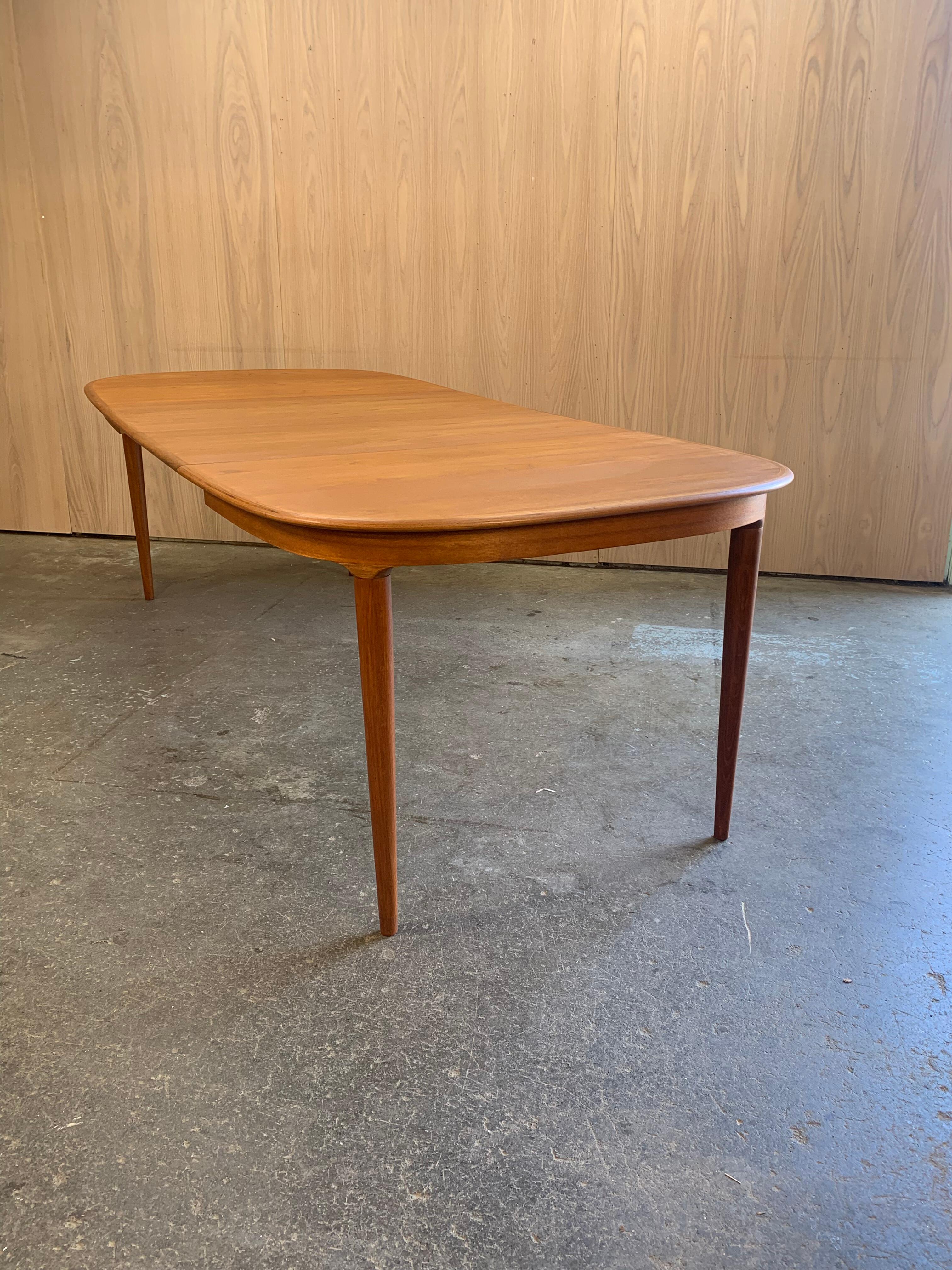 1960s Danish Teak Dining Table by Skovmand & Andersen 6