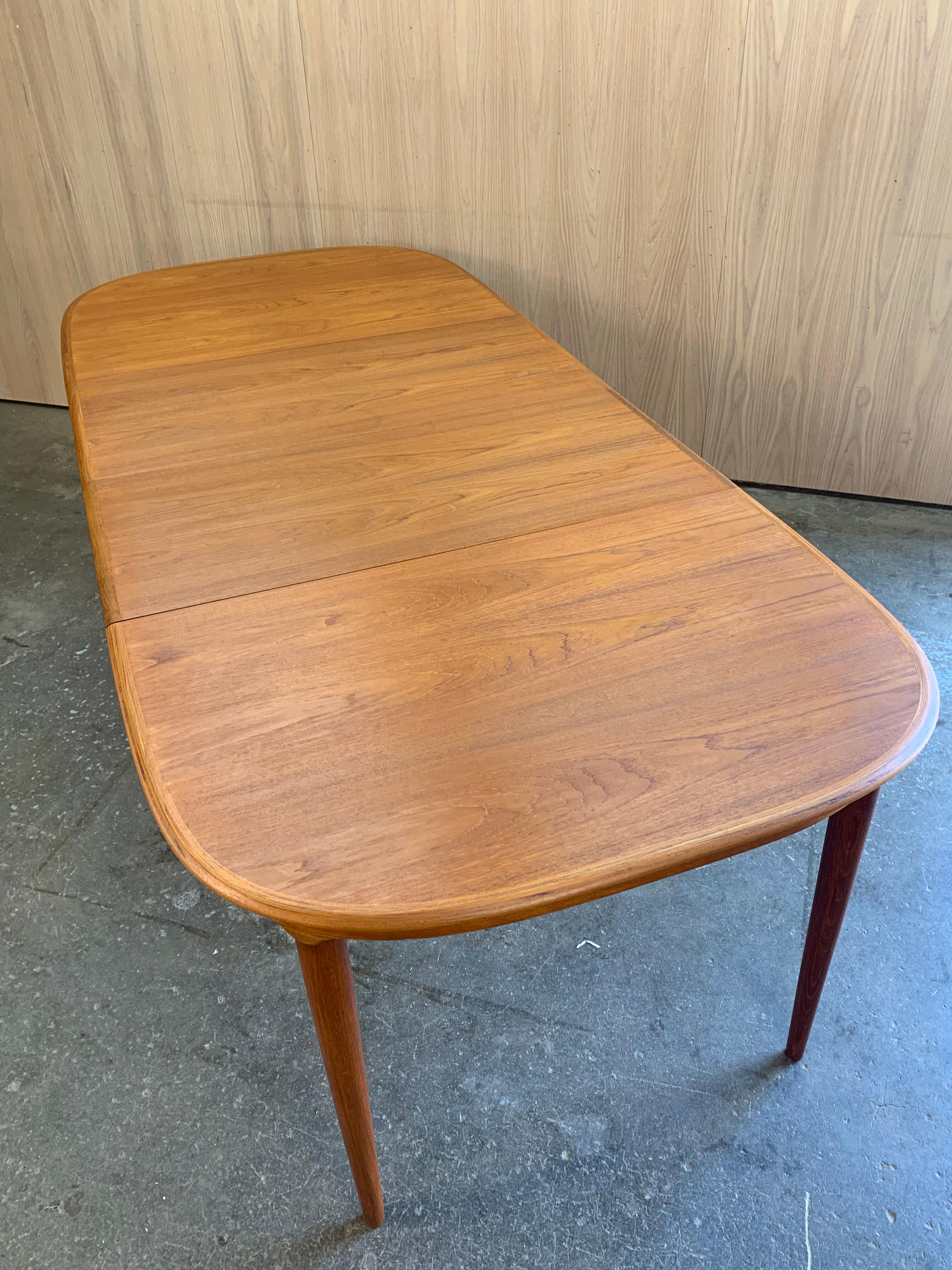 1960s Danish Teak Dining Table by Skovmand & Andersen 7