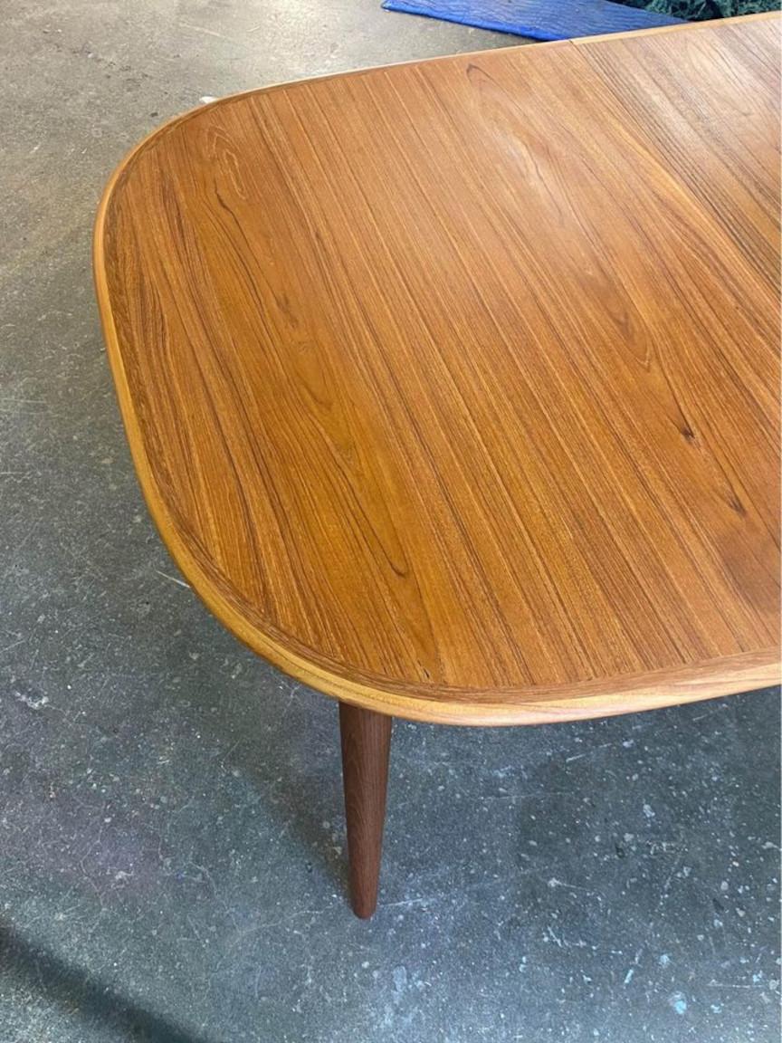 1960s Danish Teak Dining Table by Skovmand & Andersen In Excellent Condition In Victoria, BC