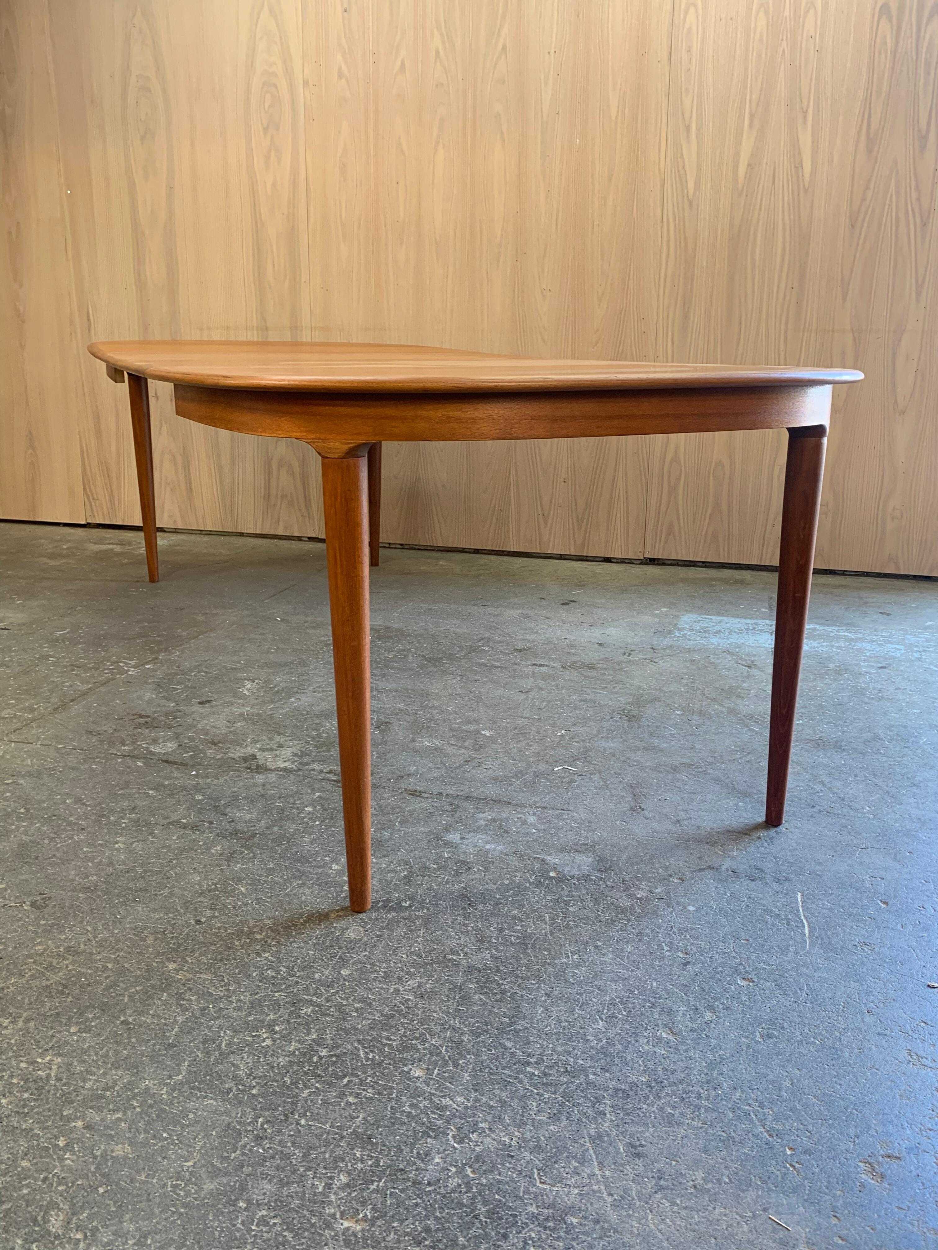 1960s Danish Teak Dining Table by Skovmand & Andersen 4