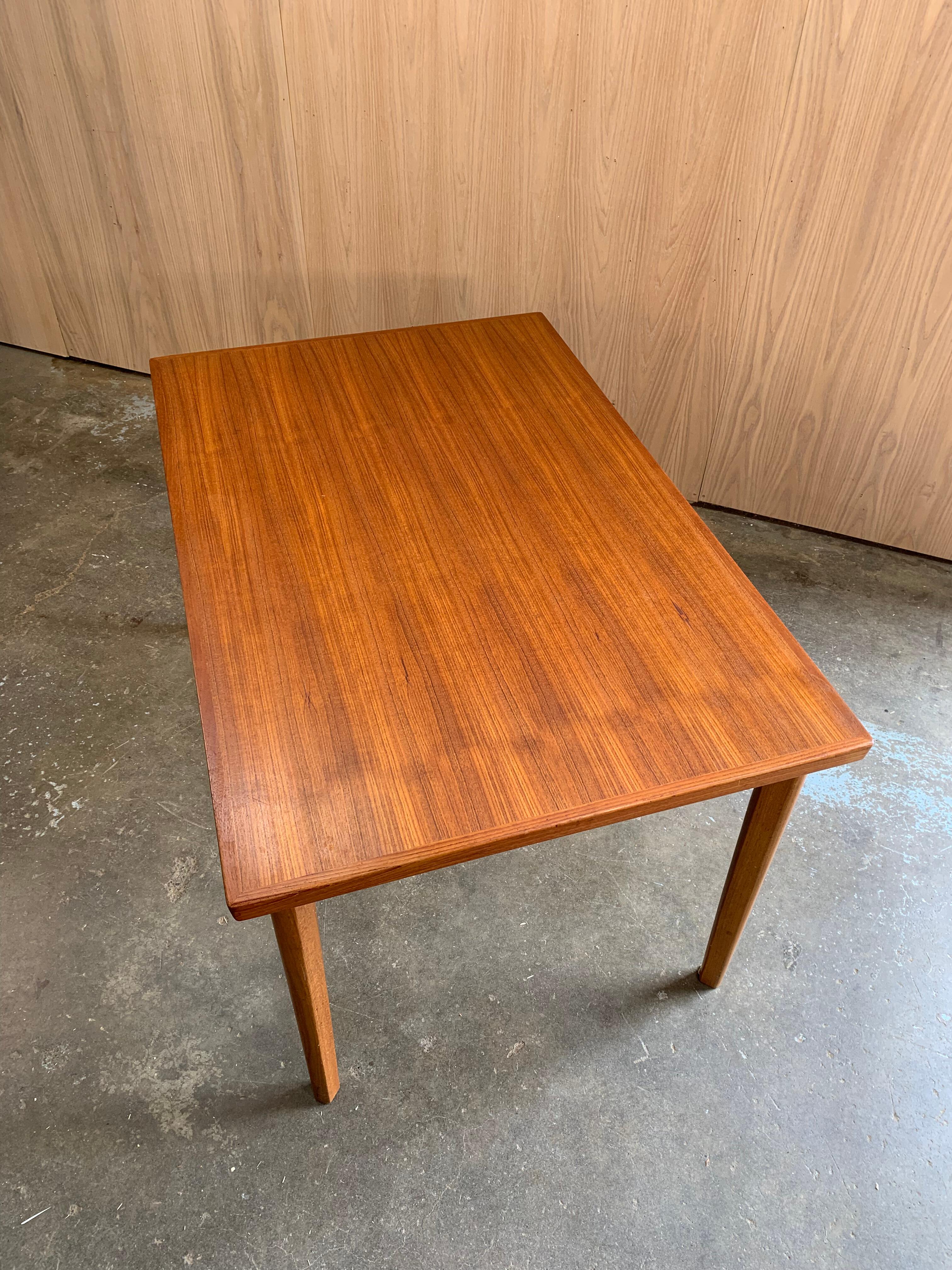 1960s Danish Teak Draw-Leaf Dining Table by Vejle Stole For Sale 1