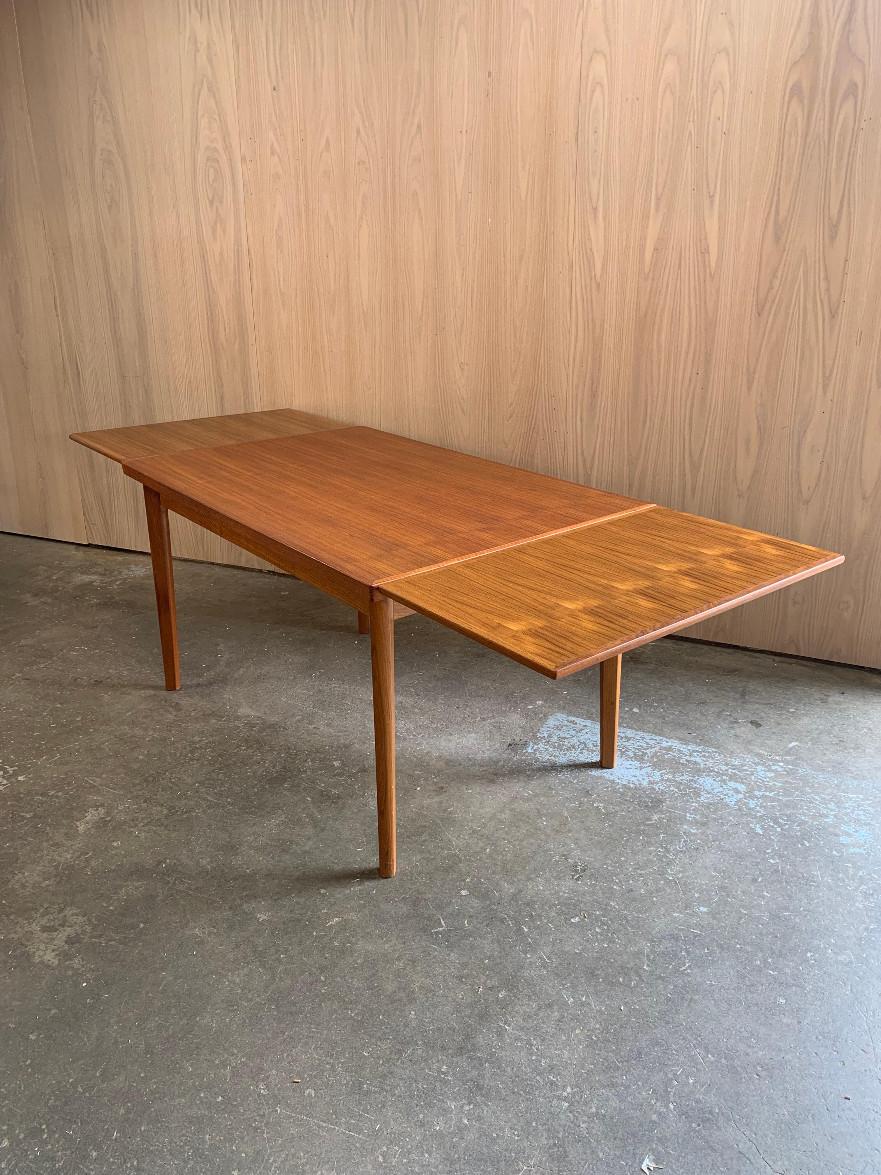 1960s Danish Teak Draw-Leaf Dining Table by Vejle Stole For Sale 3