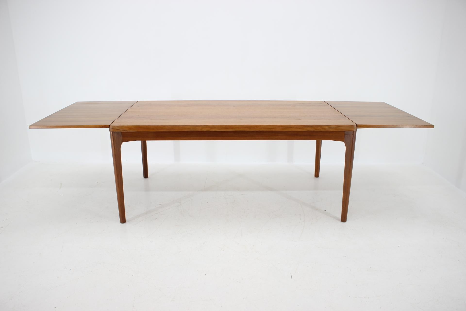 Mid-20th Century 1960s Danish Teak Extendable Dining Table by Henning Kjærnulf