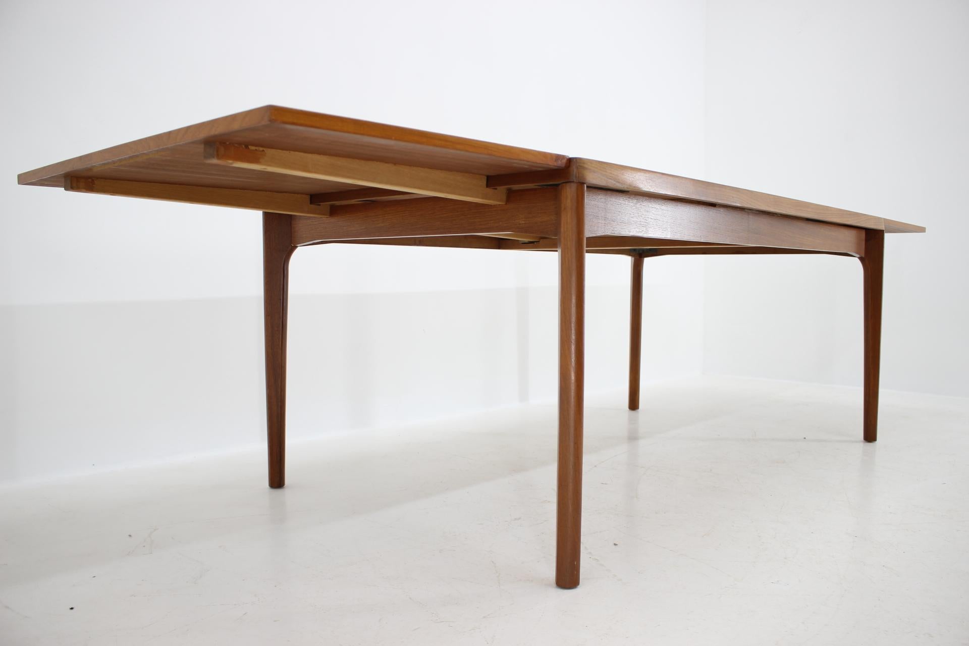 1960s Danish Teak Extendable Dining Table by Henning Kjærnulf 2