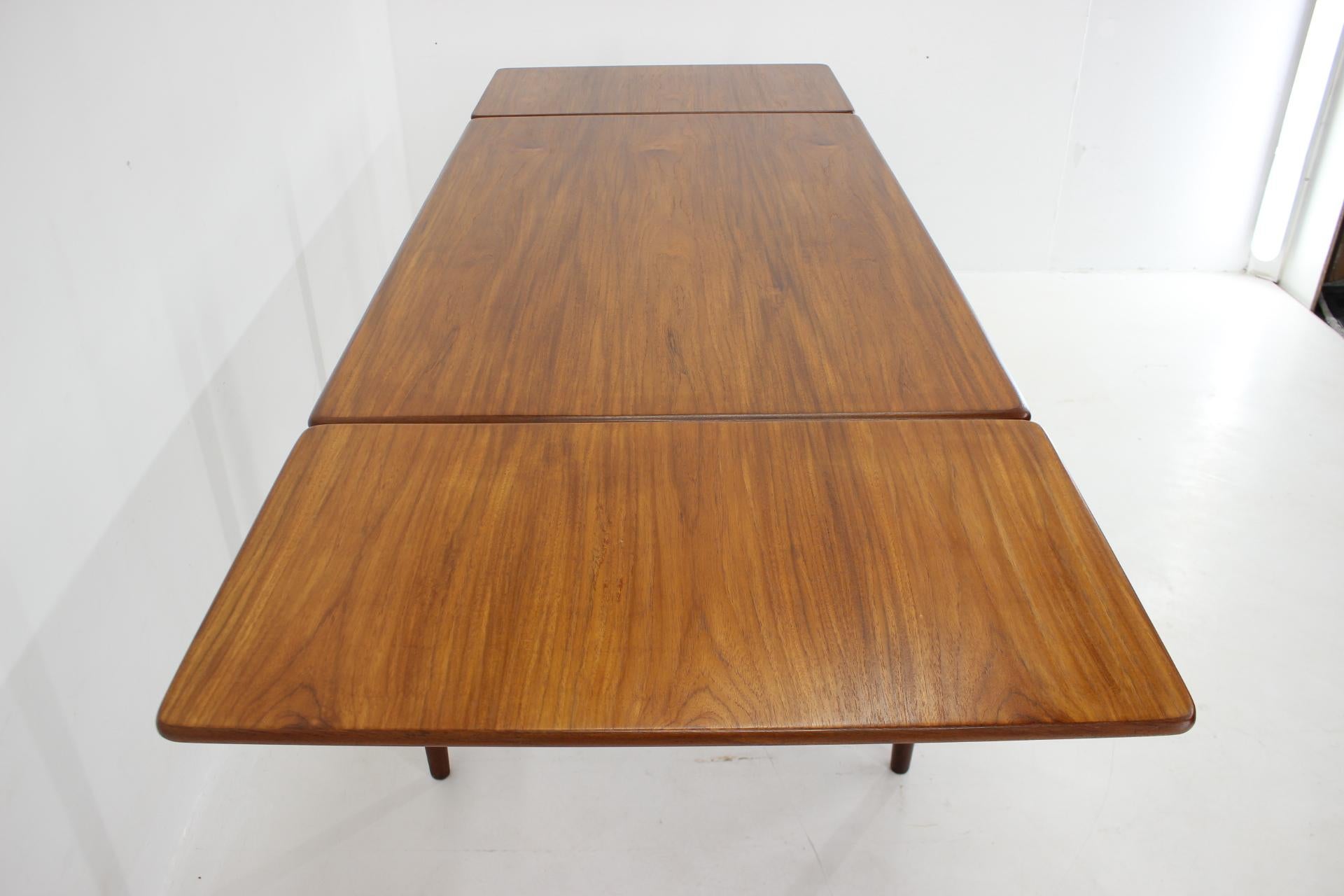 1960s Danish Teak Extendable Dining Table 7