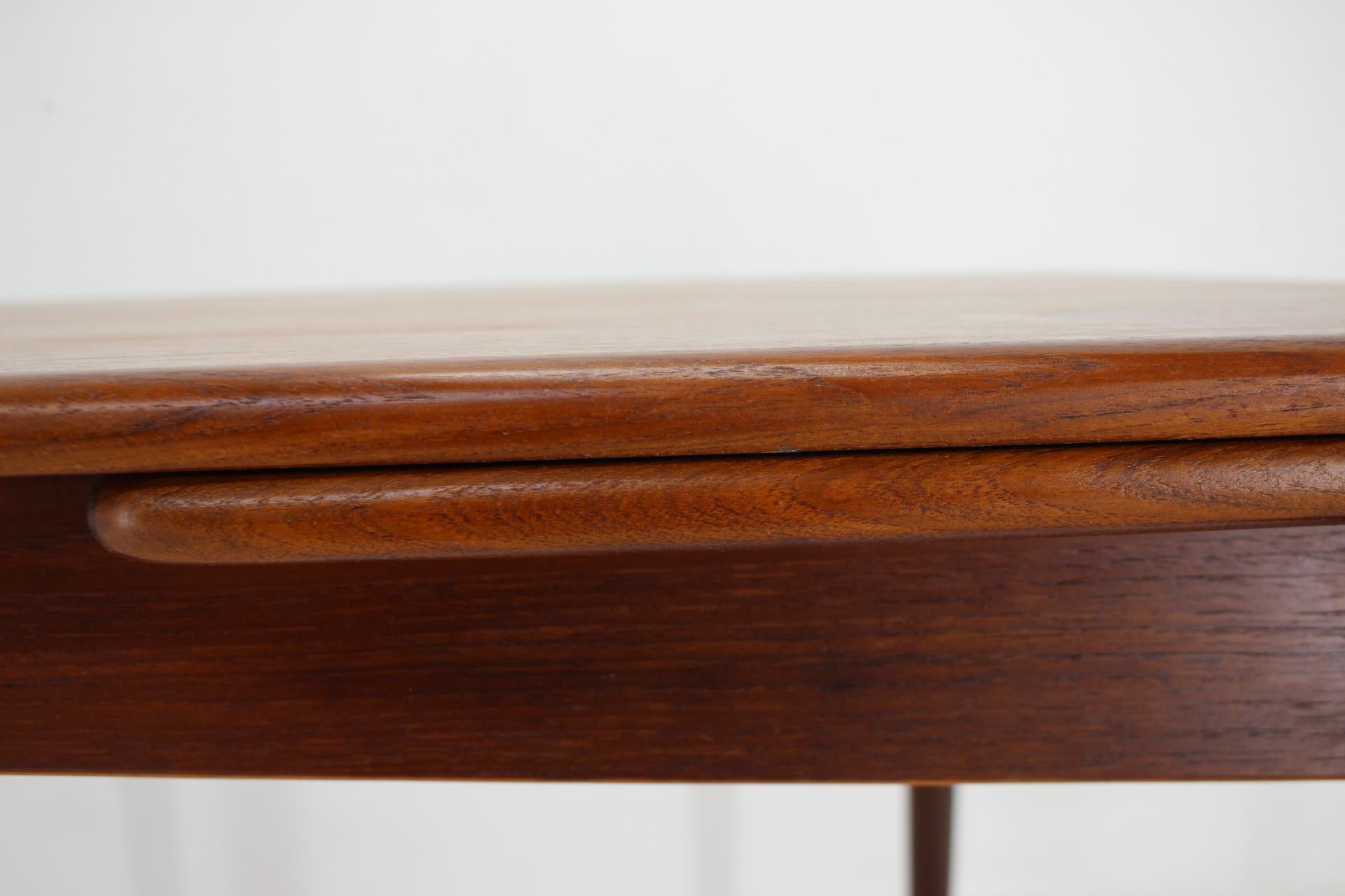 1960s Danish Teak Extendable Dining Table 8