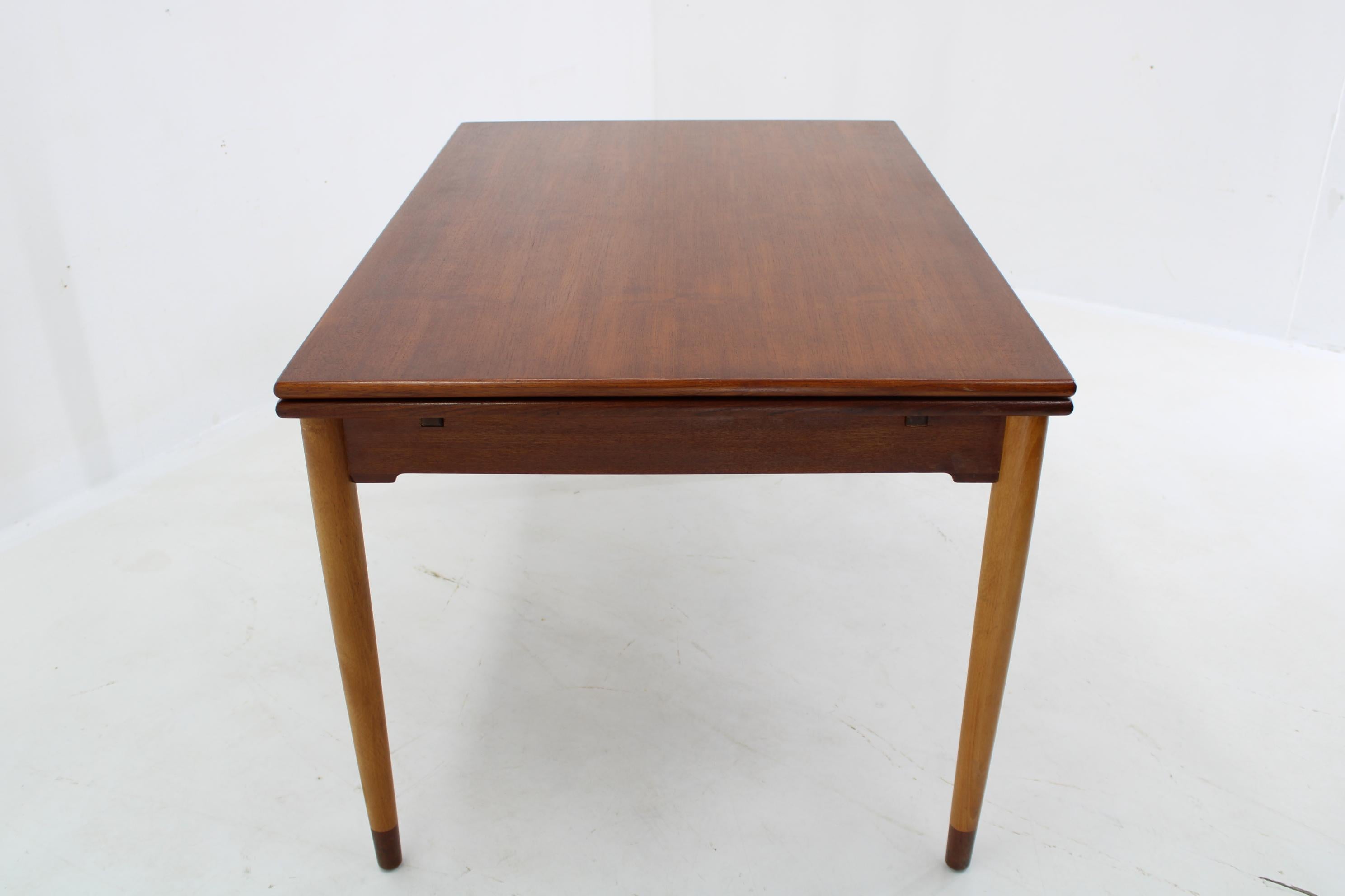 Wood 1960s Danish Teak Extendable Dining Table For Sale