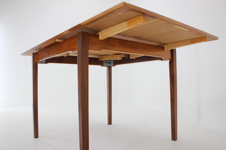 1960s Danish Teak Extendable Dining Table For Sale 4