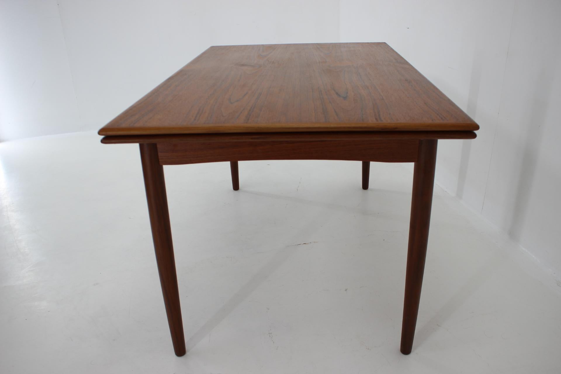 1960s Danish Teak Extendable Dining Table, Restored 5