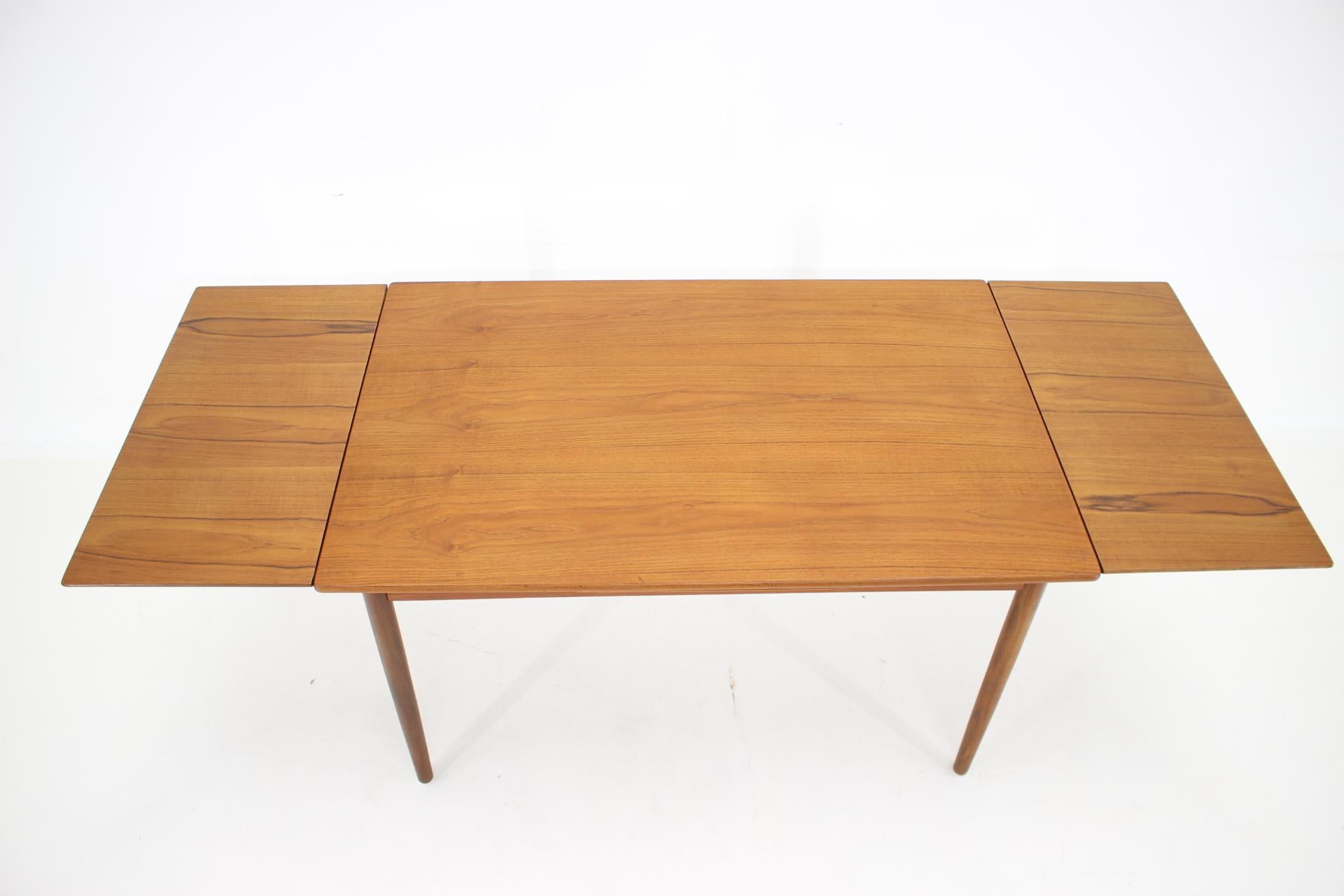 1960s Danish Teak Extendable Dining Table, Restored For Sale 7