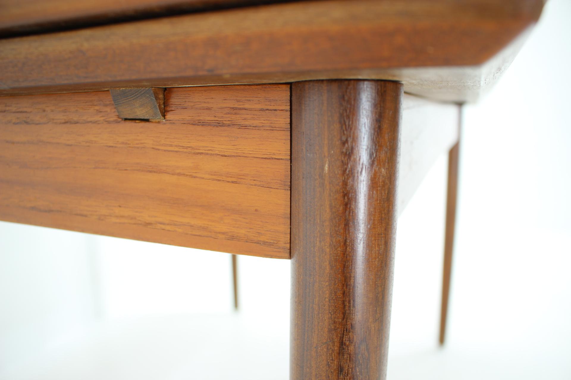 1960s Danish Teak Extendable Dining Table, Restored For Sale 14