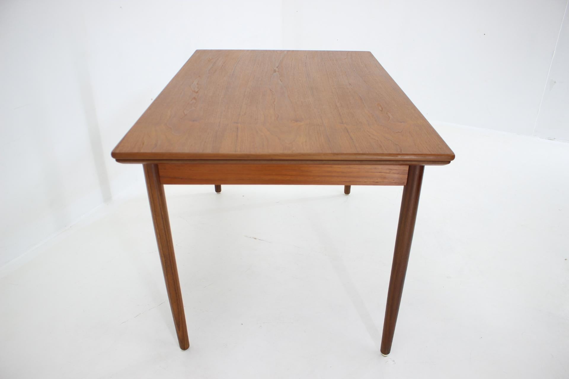 1960s Danish Teak Extendable Dining Table, Restored For Sale 3