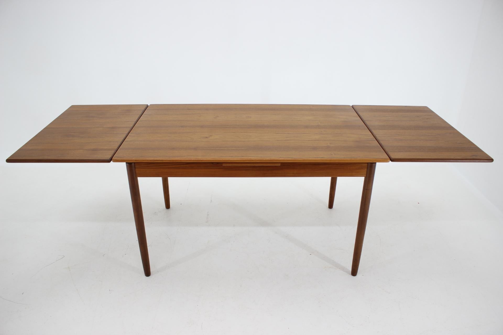 1960s Danish Teak Extendable Table In Good Condition In Praha, CZ