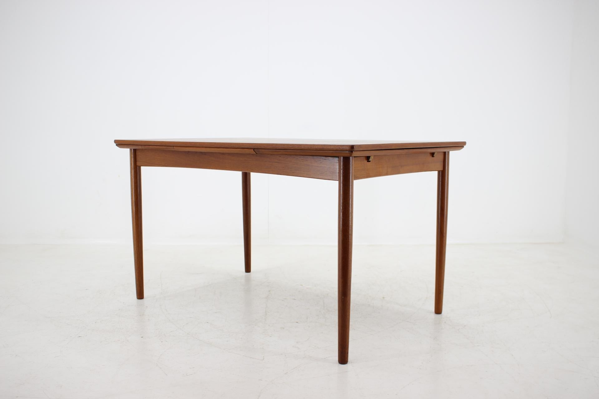 1960s Danish Teak Extendable Table In Good Condition In Praha, CZ