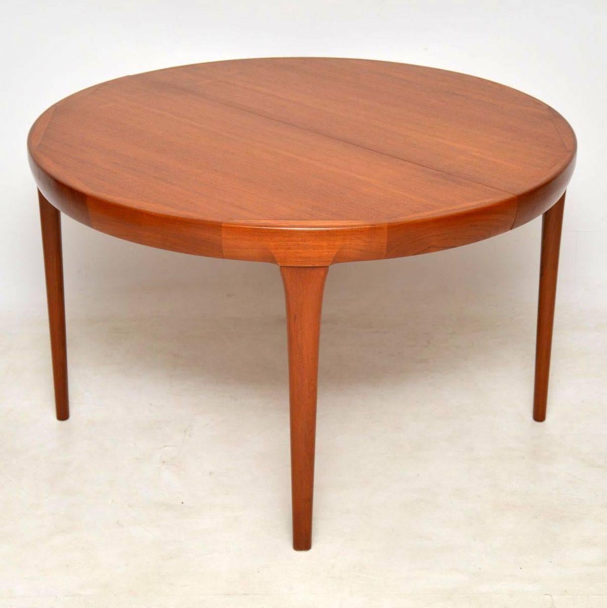 1960s Danish Teak Extending Dining Table by Ib Kofod Larsen In Excellent Condition In London, GB