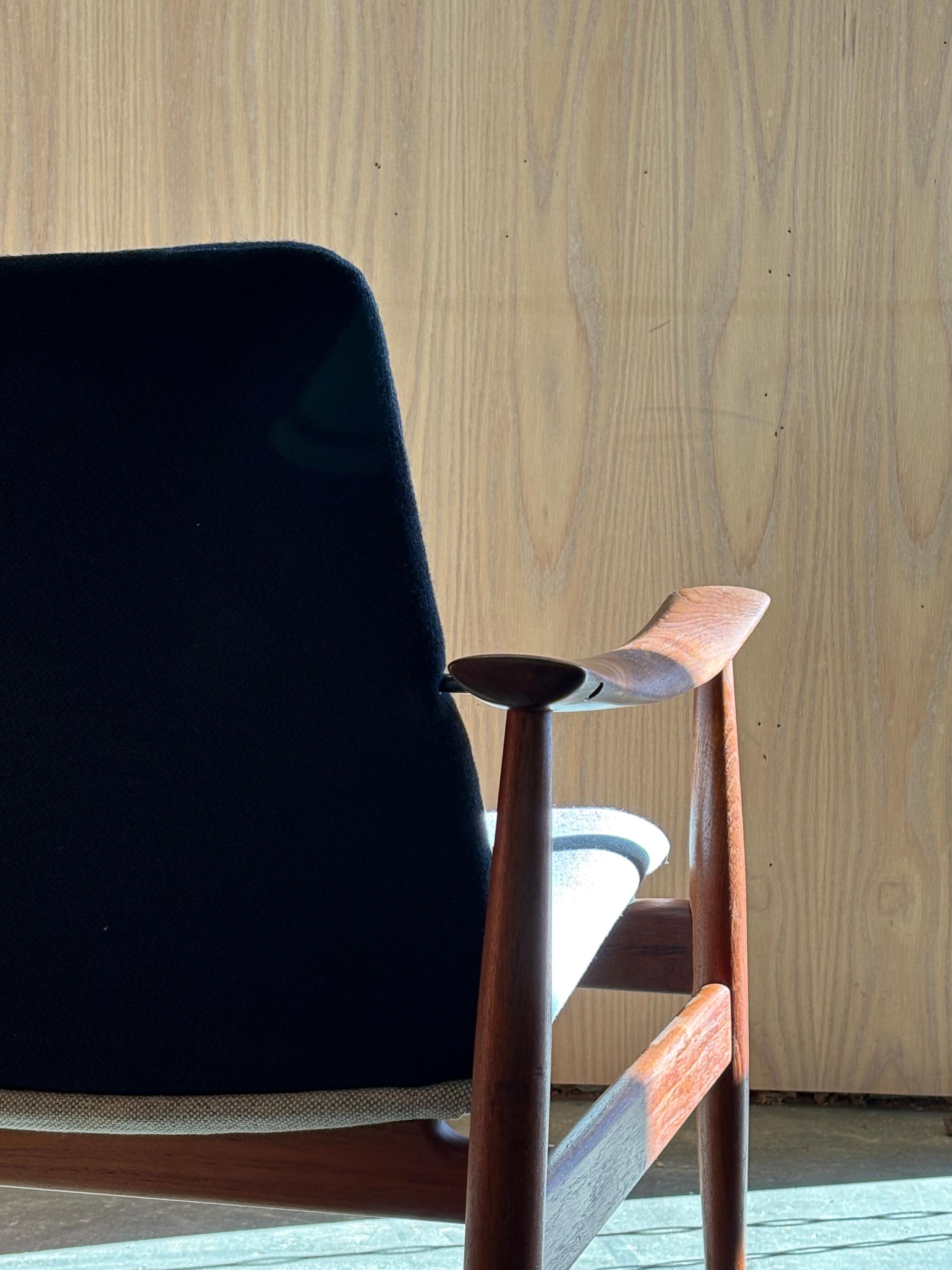 1960er Jahre Dänischer Teakholz-Sessel FD138 von Finn Juhl im Angebot 2