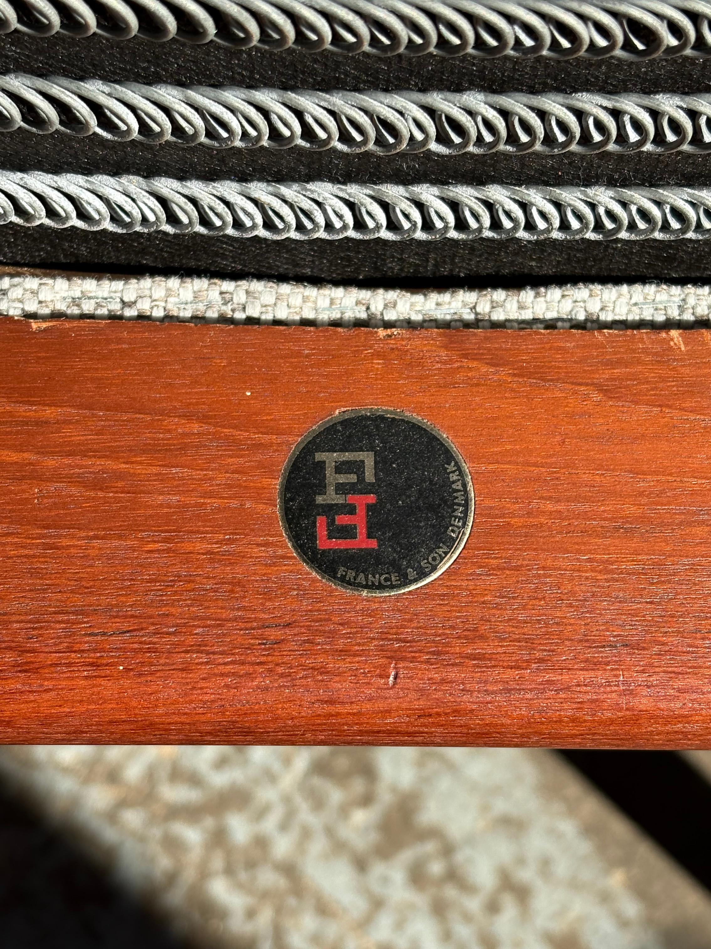 1960er Jahre Dänischer Teakholz-Sessel FD138 von Finn Juhl im Angebot 4