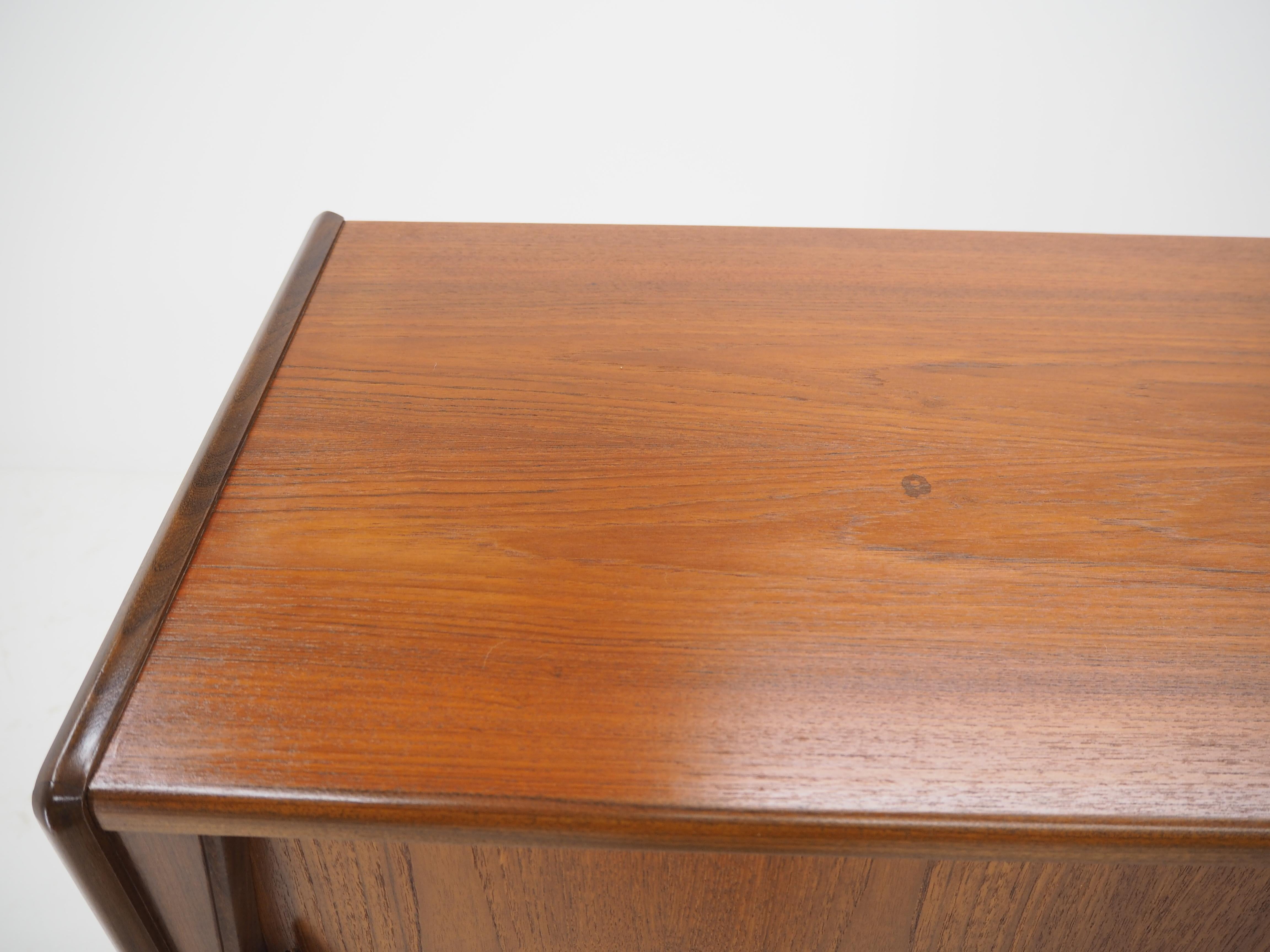 1960s Danish Teak Highboard In Good Condition For Sale In Praha, CZ