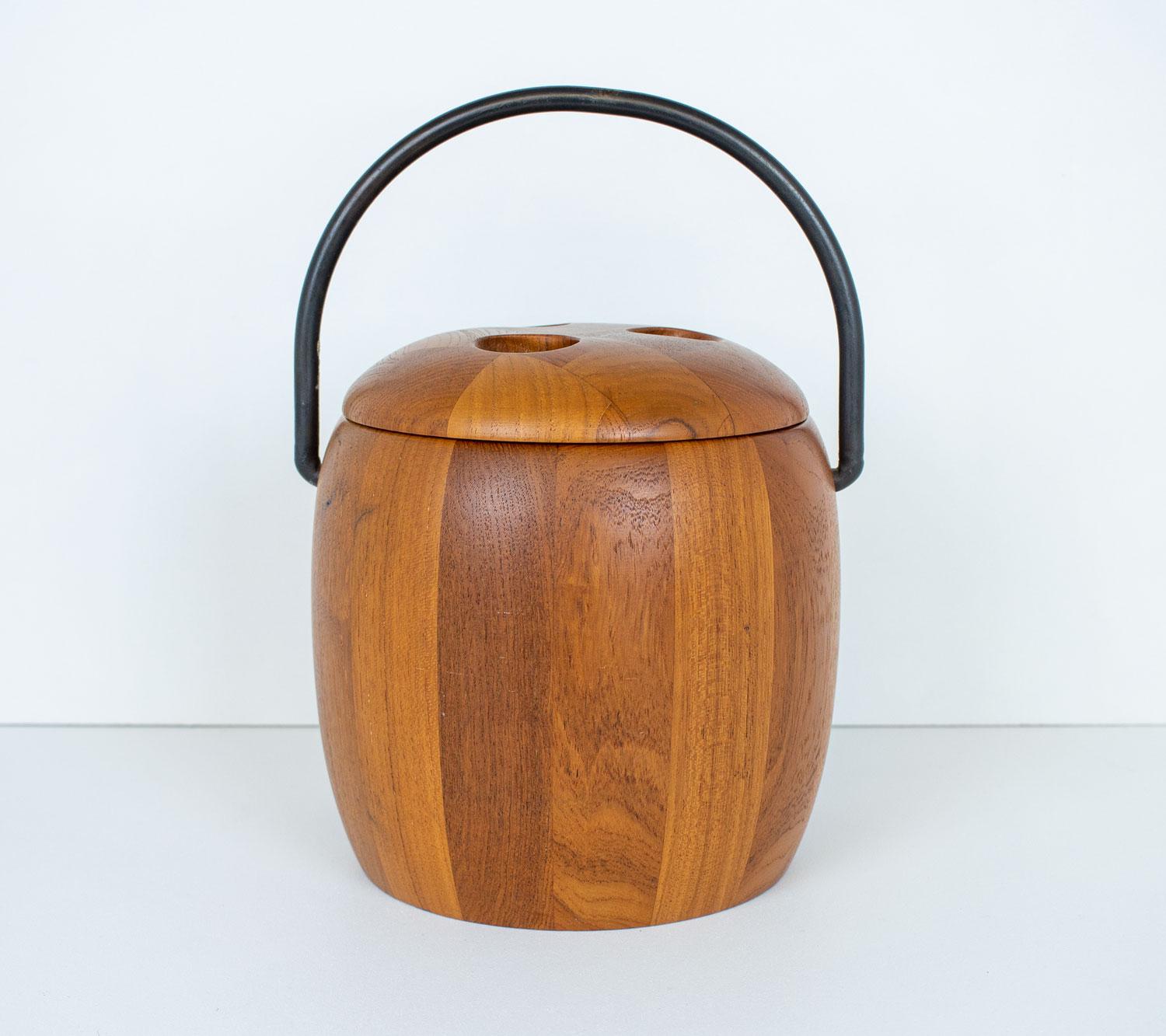 1960s Danish Teak Ice Bucket by Digsmed In Good Condition For Sale In Southampton, GB