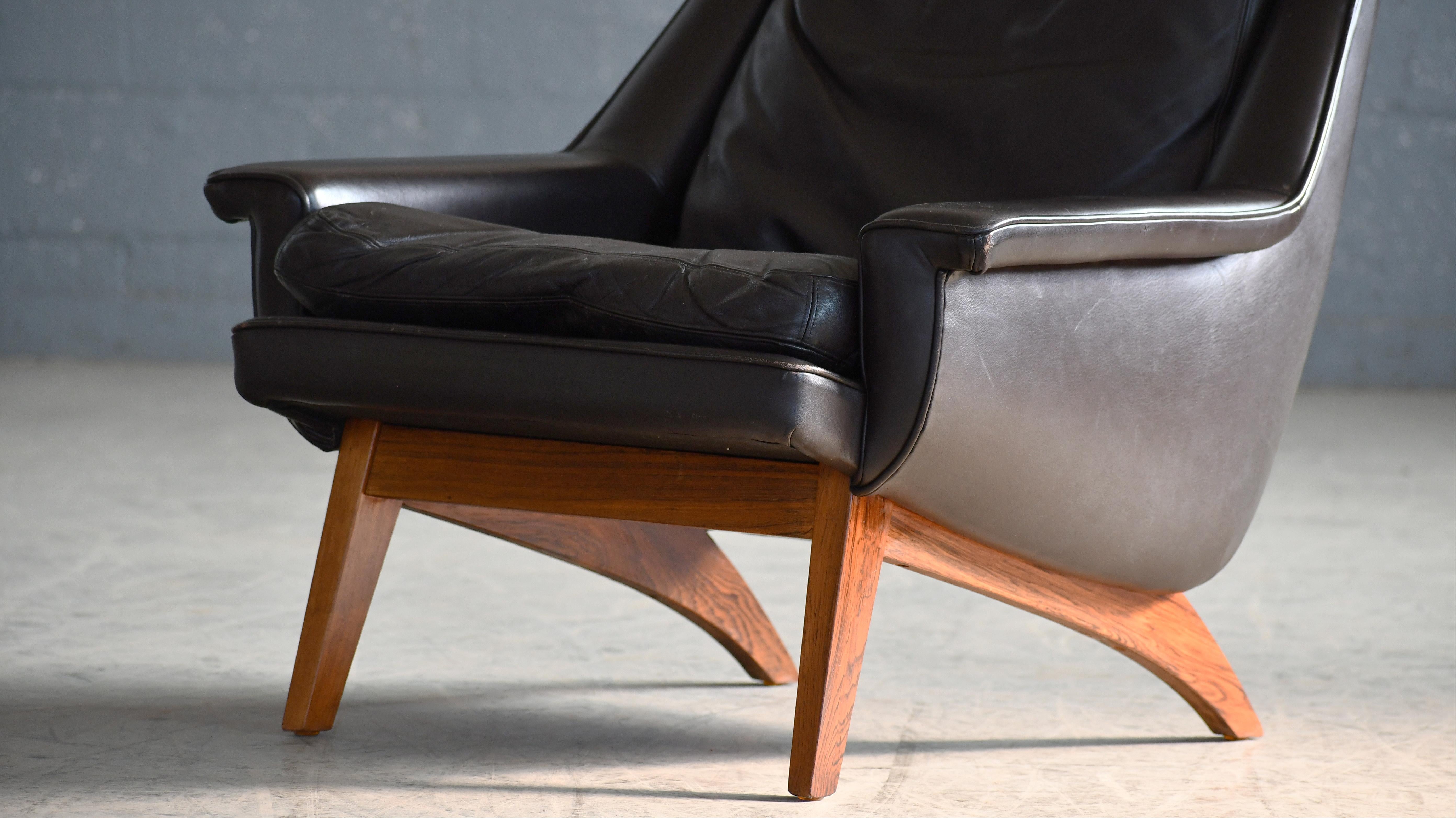 1960's Danish Teak Lounge Chair for ESA by Langfeld Design in Black Leather For Sale 5