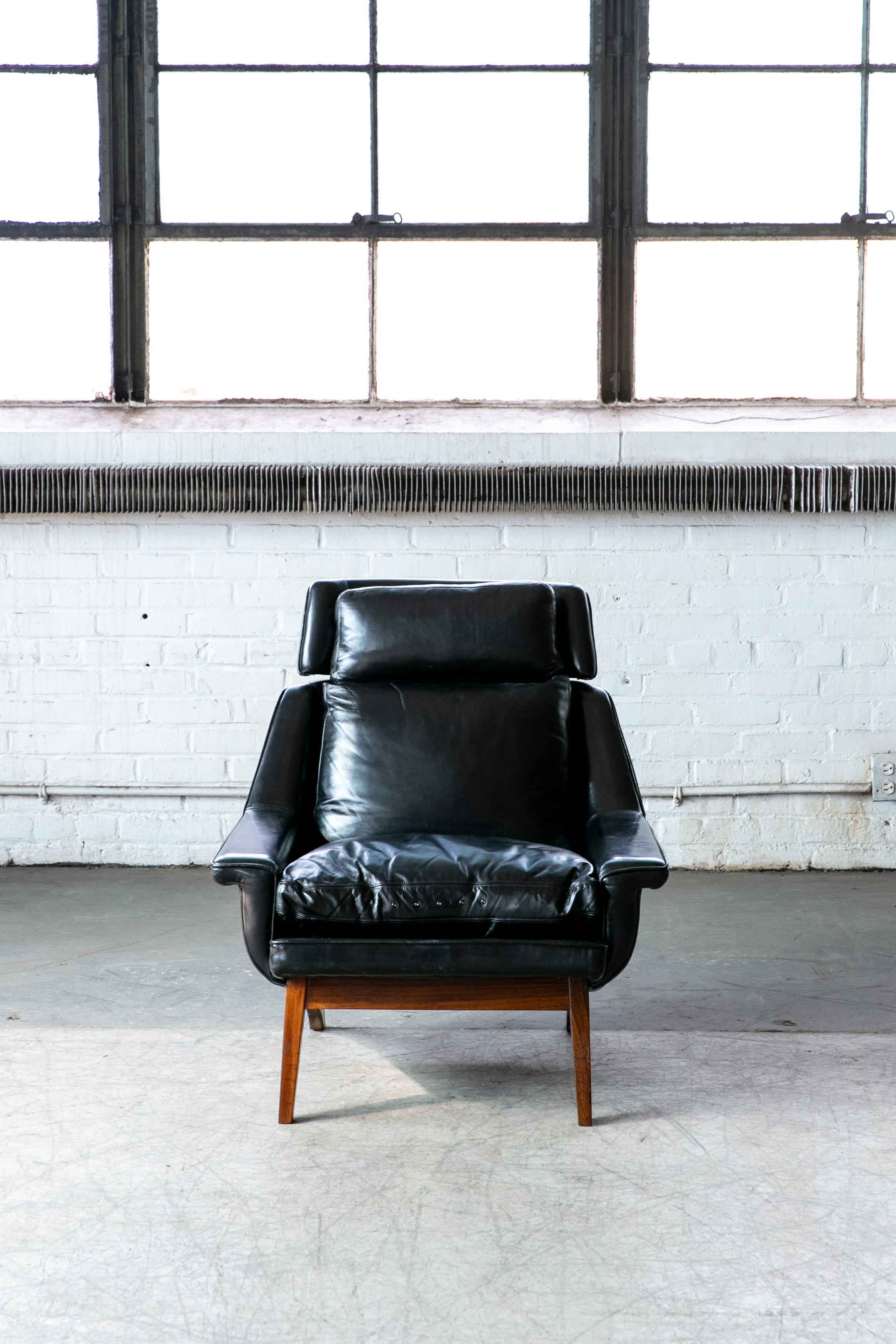1960's Danish Teak Lounge Chair for ESA by Langfeld Design in Black Leather In Good Condition In Bridgeport, CT