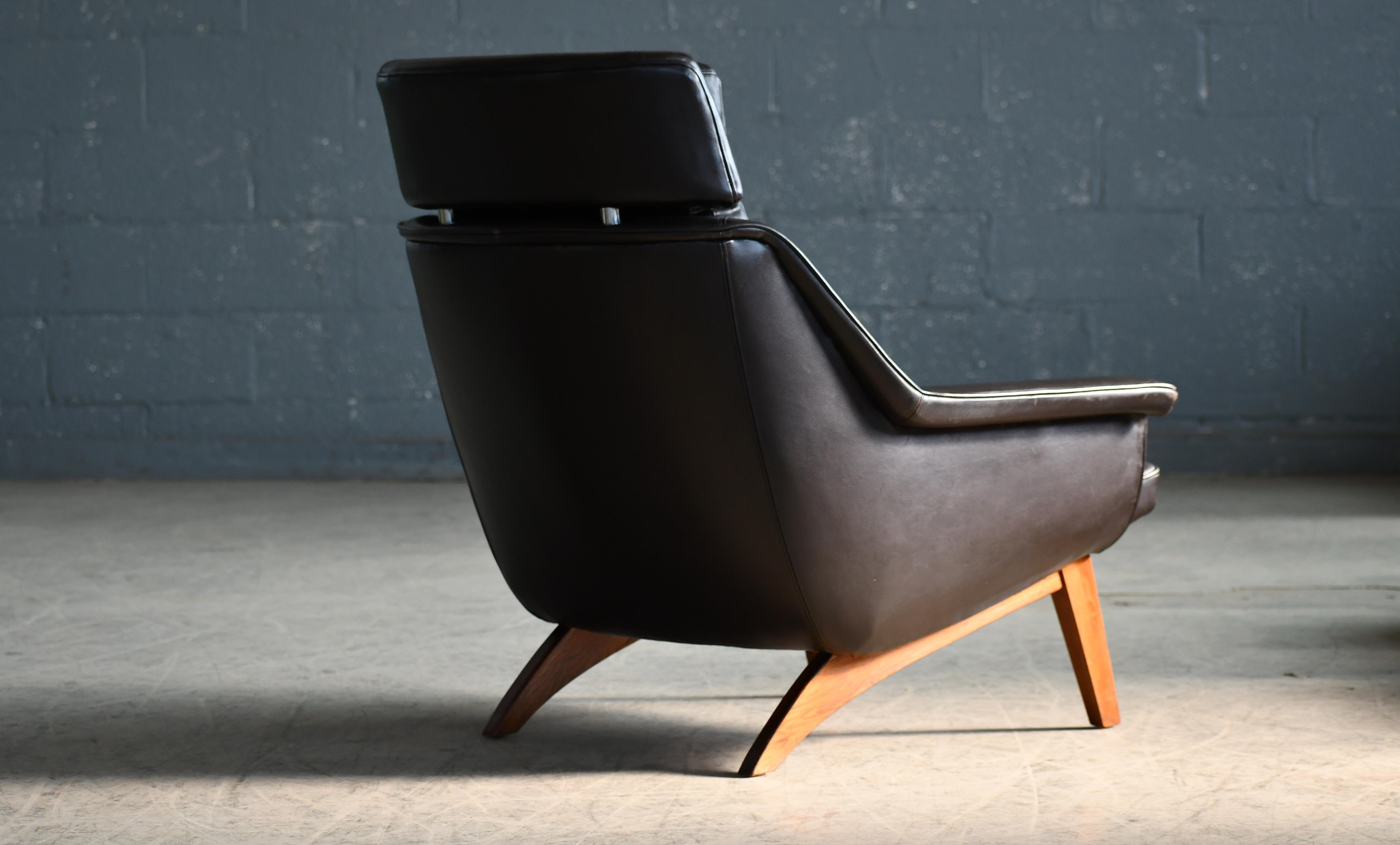 1960's Danish Teak Lounge Chair for ESA by Langfeld Design in Black Leather For Sale 2