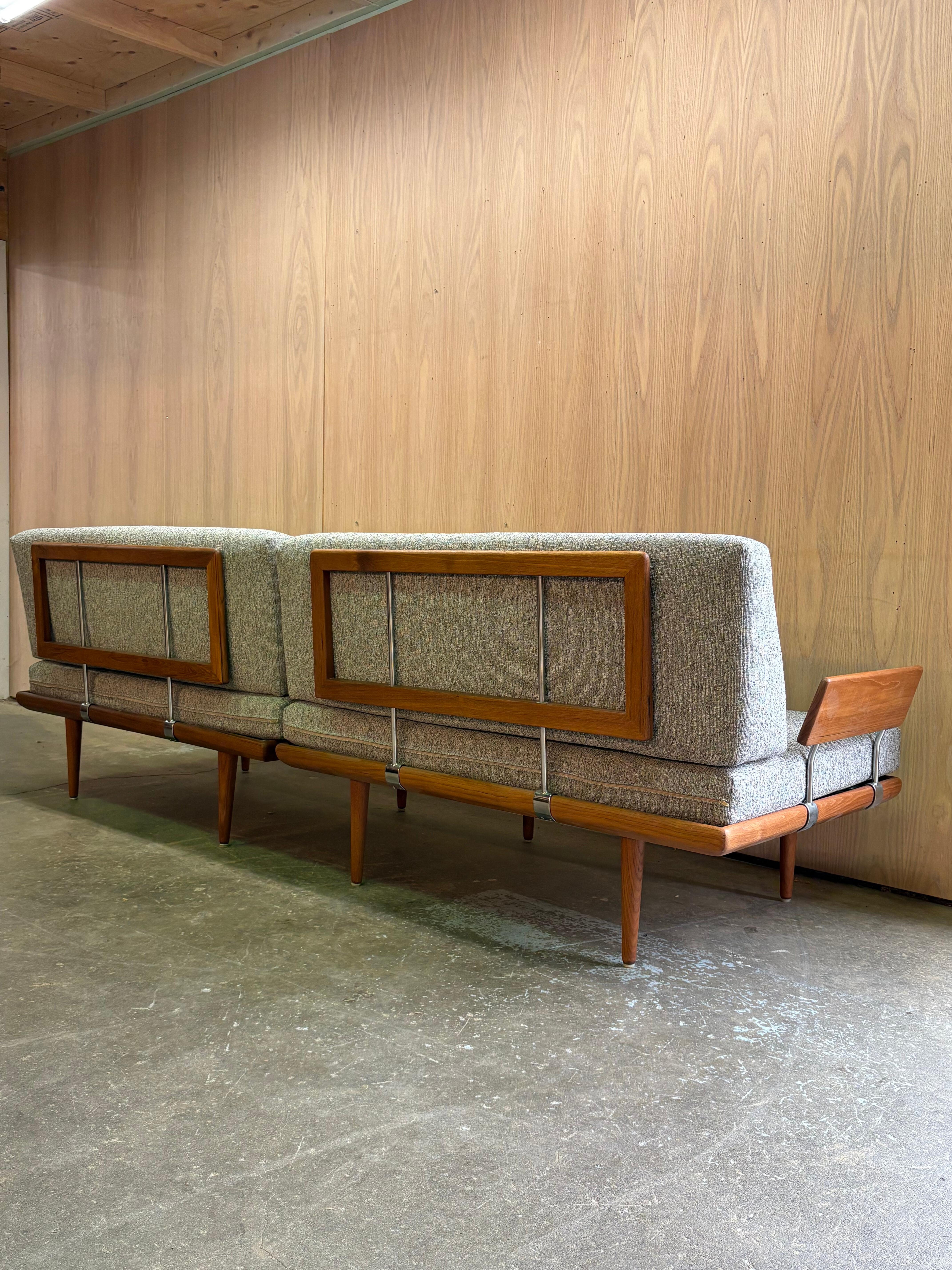 1960s Danish Teak Modular Daybed Sofa by Peter Hvidt In Excellent Condition For Sale In Victoria, BC