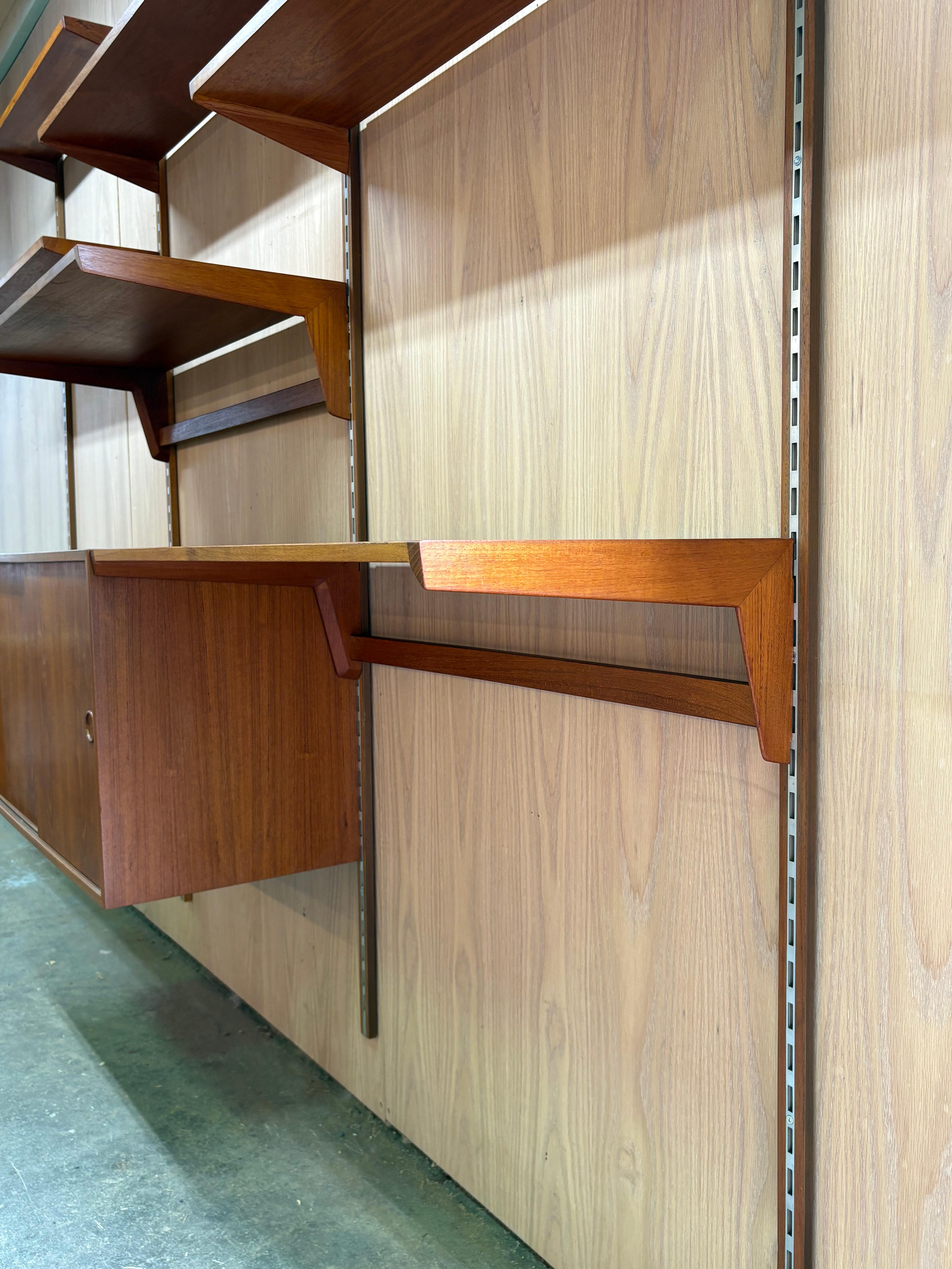 1960s Danish Teak Modular Wall System by Kai Kristiansen for FM Møbler In Excellent Condition For Sale In Victoria, BC
