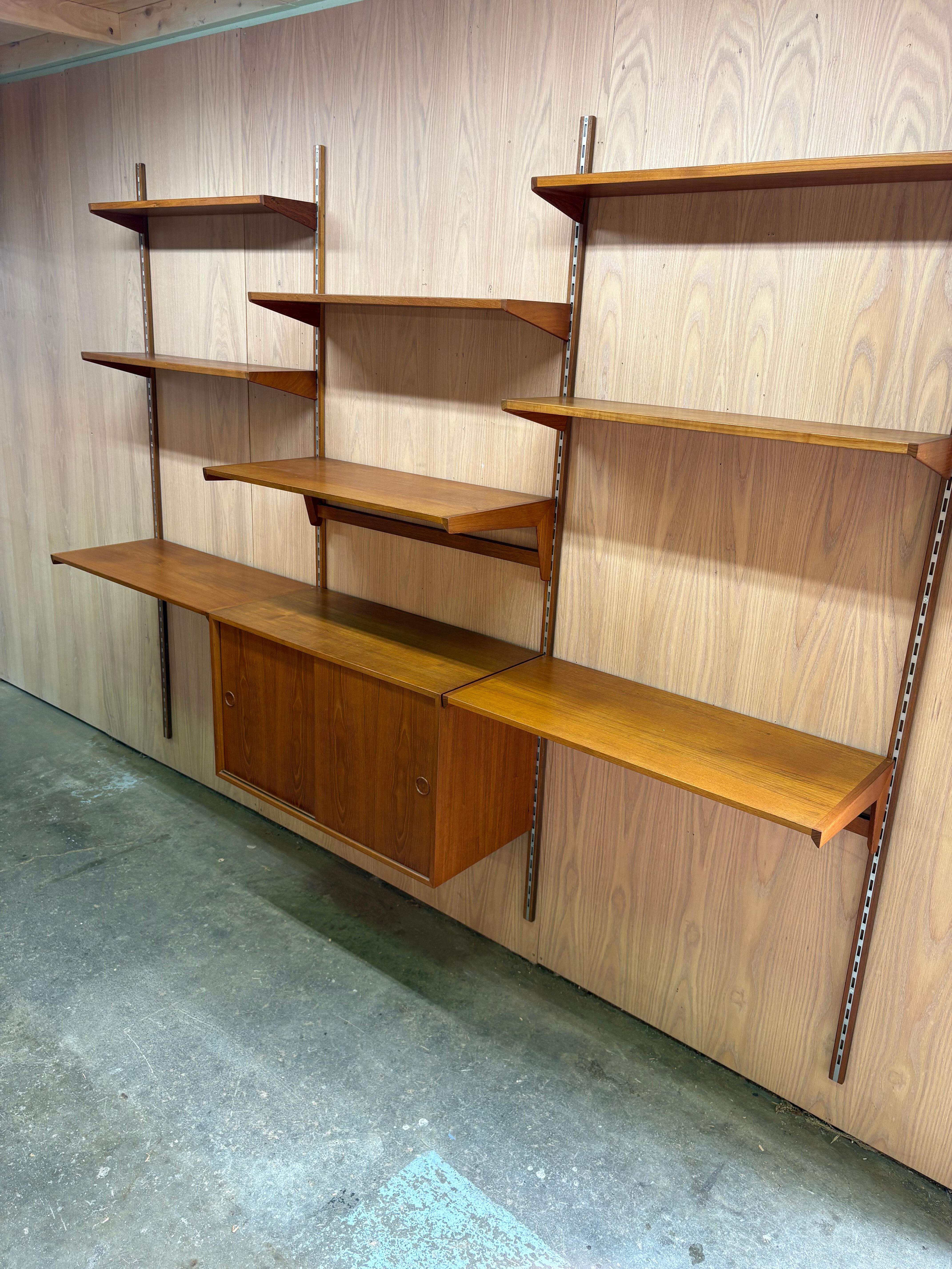 1960s Danish Teak Modular Wall System by Kai Kristiansen for FM Møbler For Sale 4