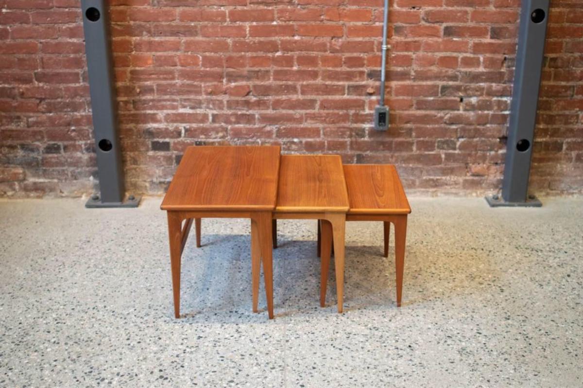 1960s Danish Teak Nesting Side  End Tables In Excellent Condition In Victoria, BC