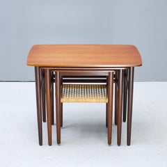 Ensemble de 3 tables gigognes danoises en teck des années 1960, Johannes Andersen, Silkeborg