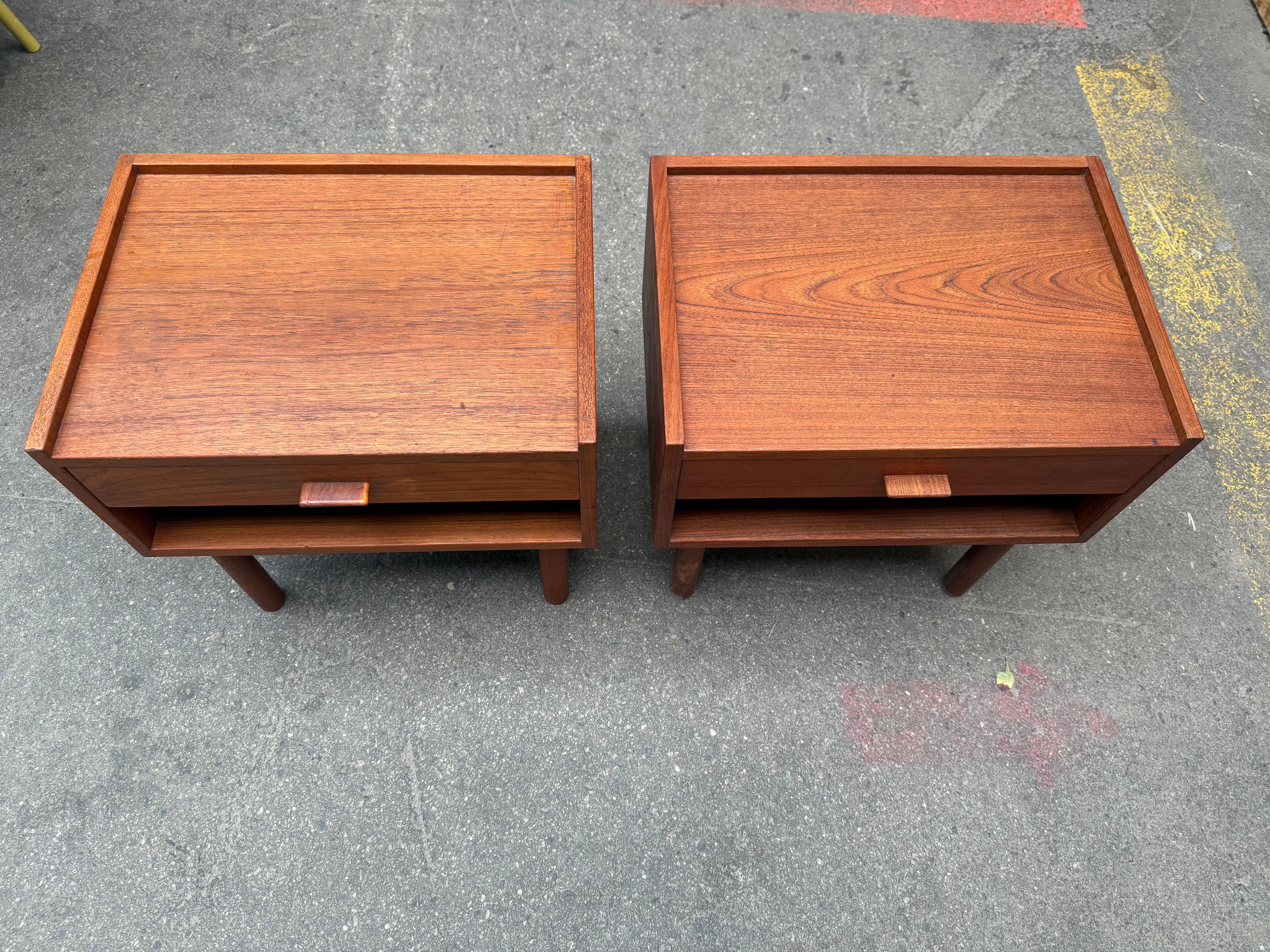 Tables de nuit danoises en teck des années 1960 par Hans Wegner pour Ry Møbler en vente 7