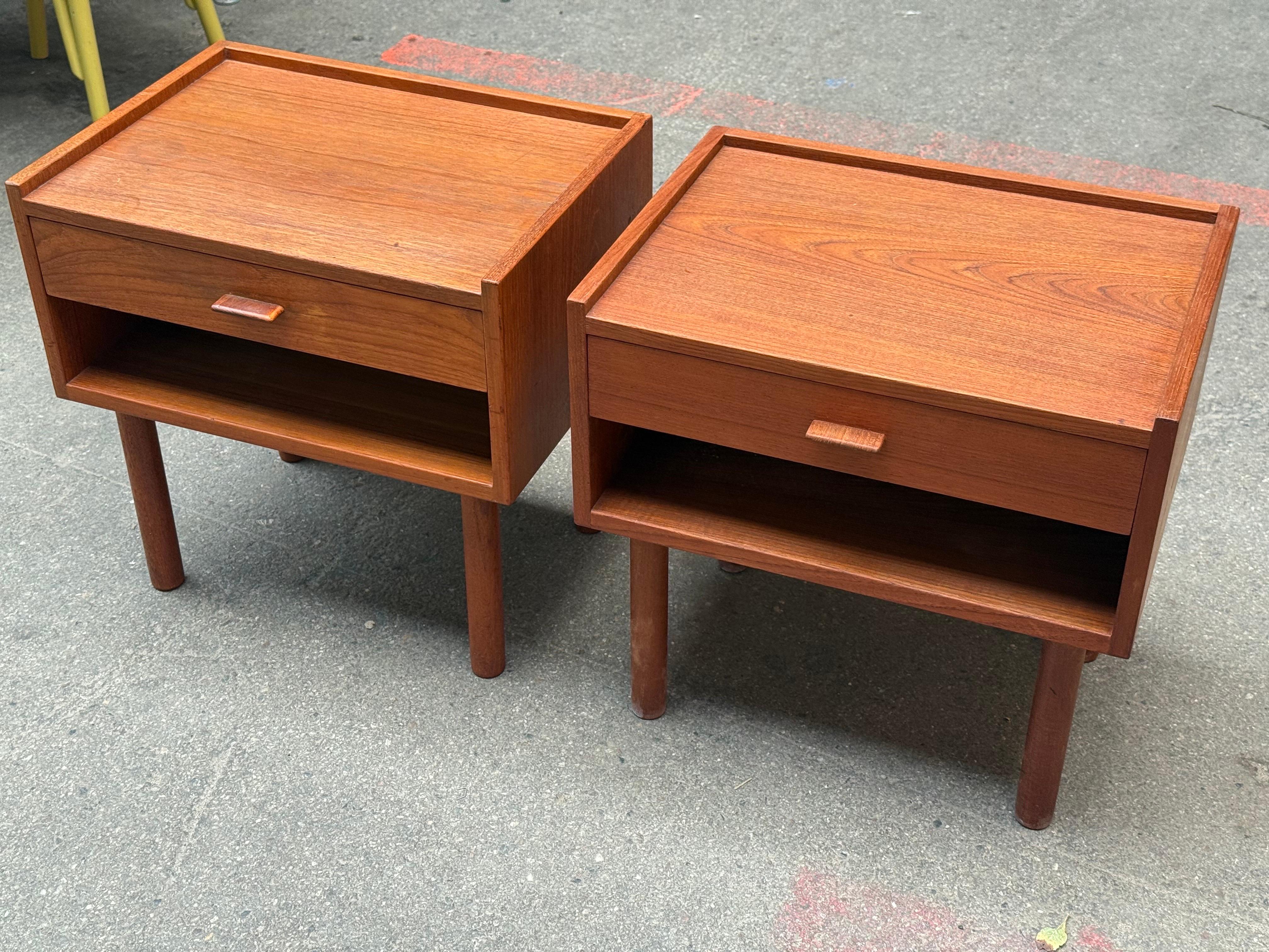 Tables de nuit danoises en teck des années 1960 par Hans Wegner pour Ry Møbler en vente 9