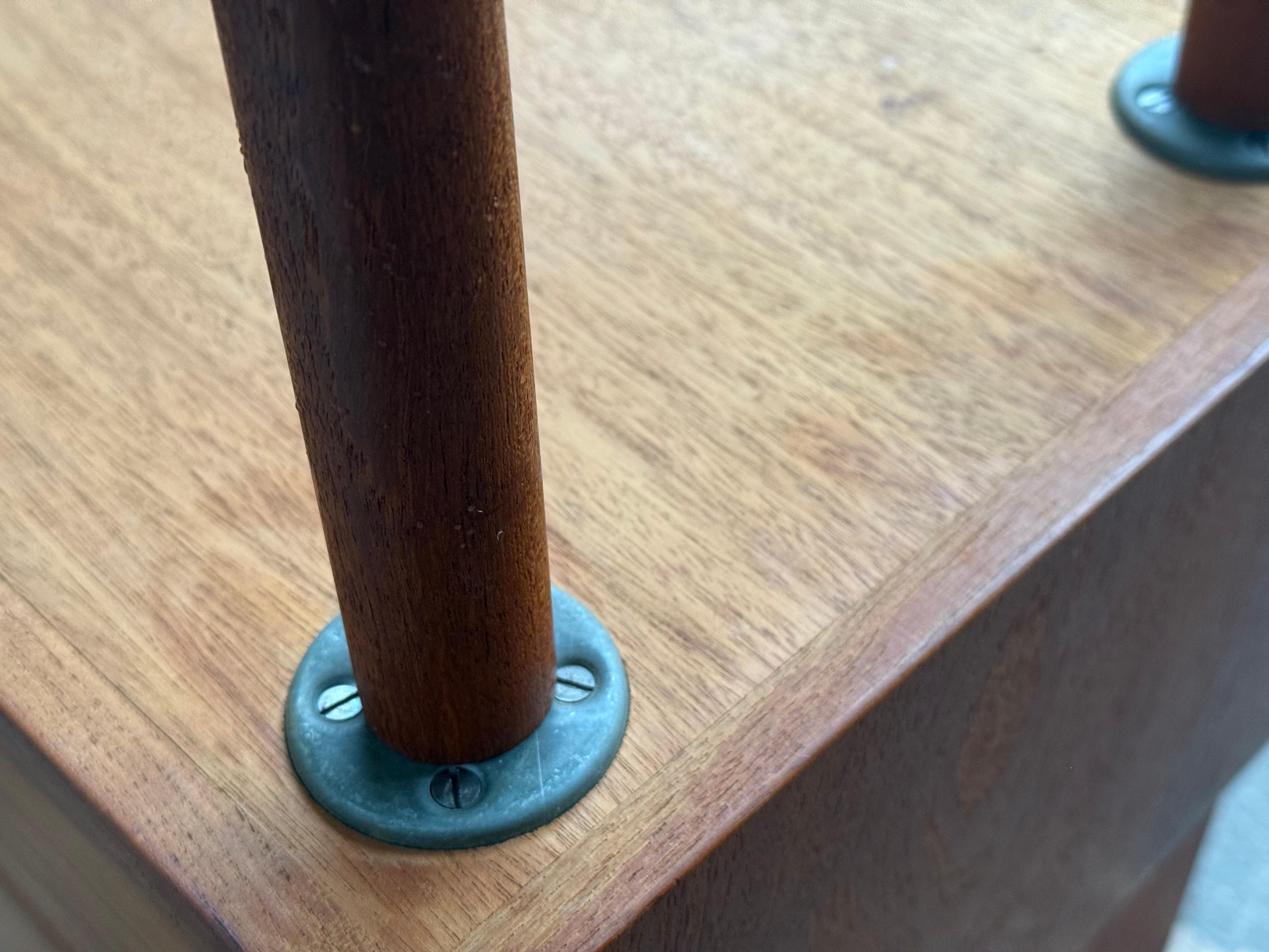 Tables de nuit danoises en teck des années 1960 par Hans Wegner pour Ry Møbler en vente 12