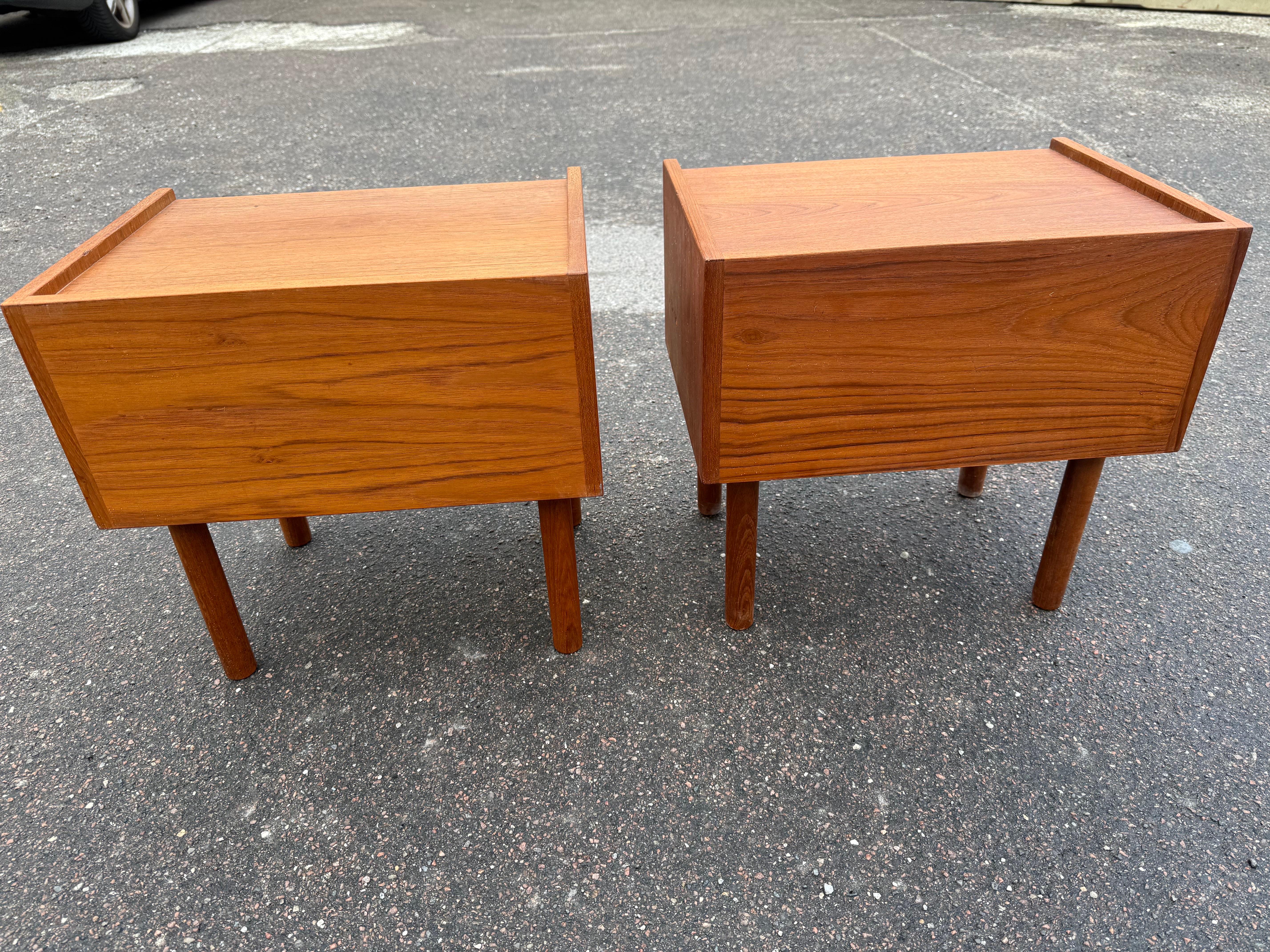 Tables de nuit danoises en teck des années 1960 par Hans Wegner pour Ry Møbler en vente 3