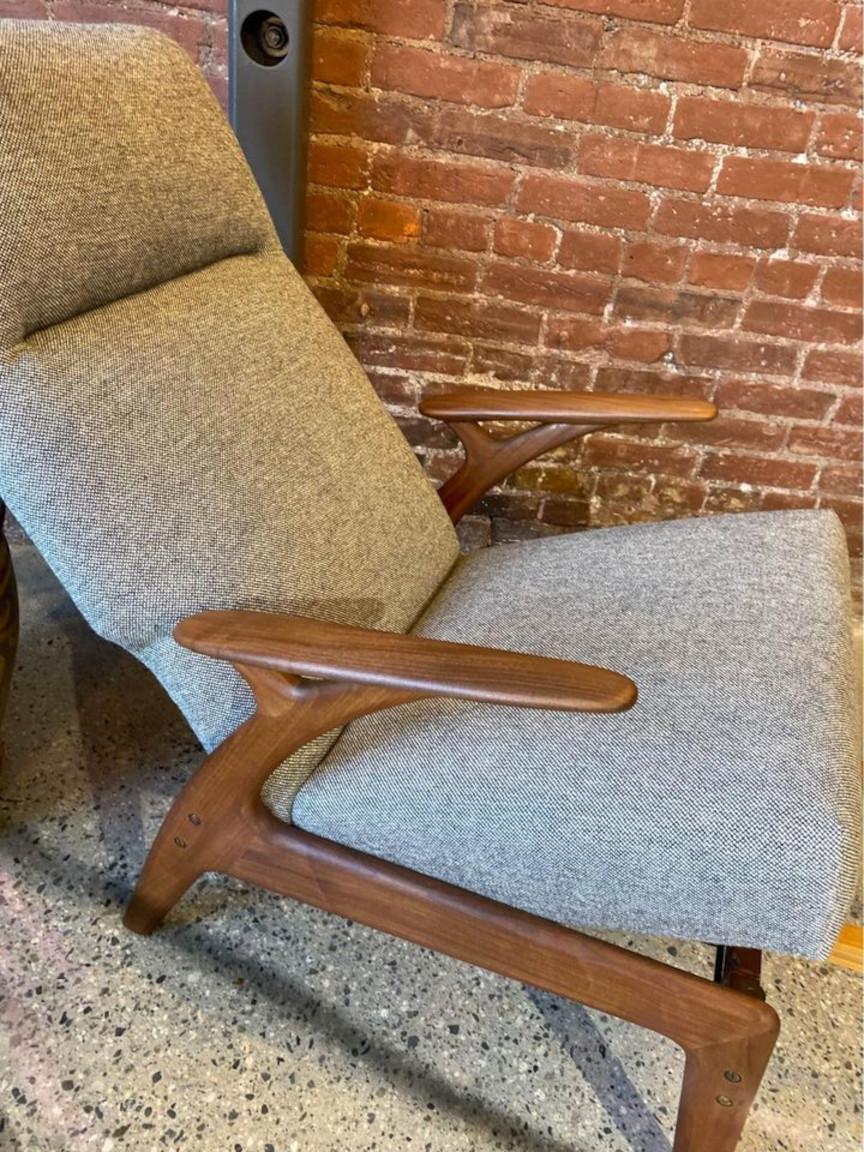 1960s Danish Teak Reclining Lounge Chair by Christian Sørensen In Excellent Condition In Victoria, BC