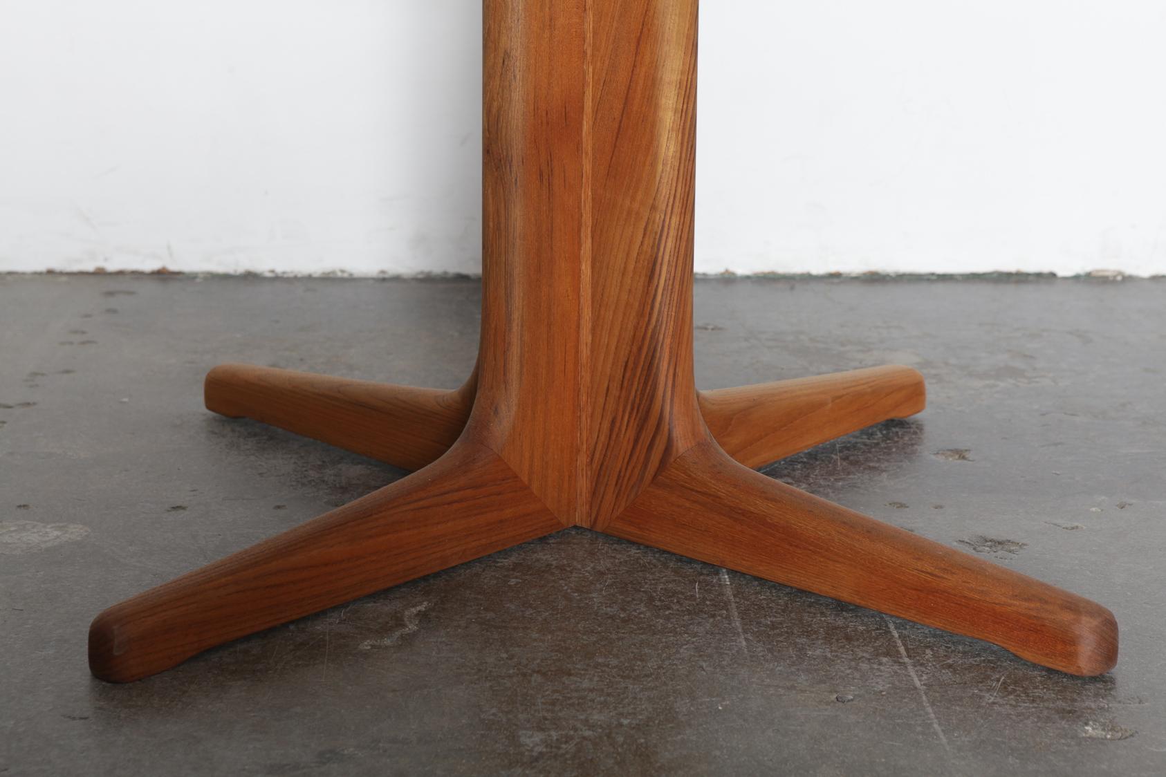 1960s Danish Teak Round Pedestal Dining Table 1