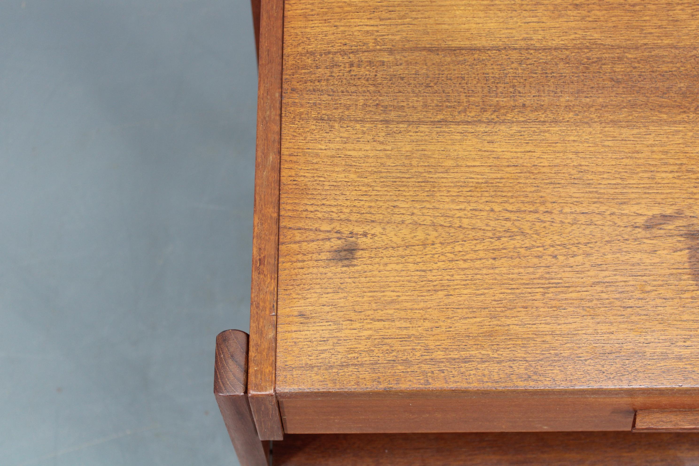 Chariot de couture ou table d'appoint en teck danois des années 1960 en vente 6