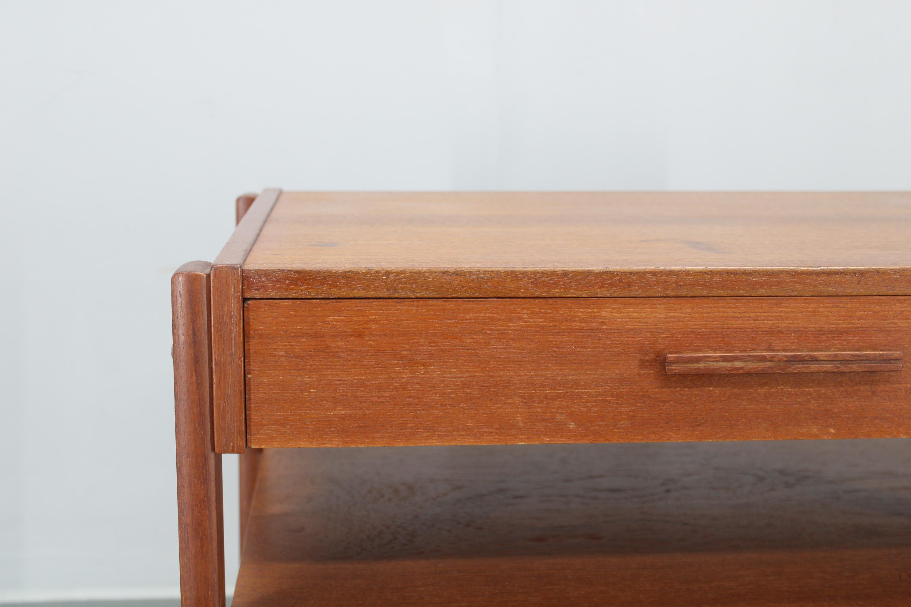 Chariot de couture ou table d'appoint en teck danois des années 1960 en vente 7