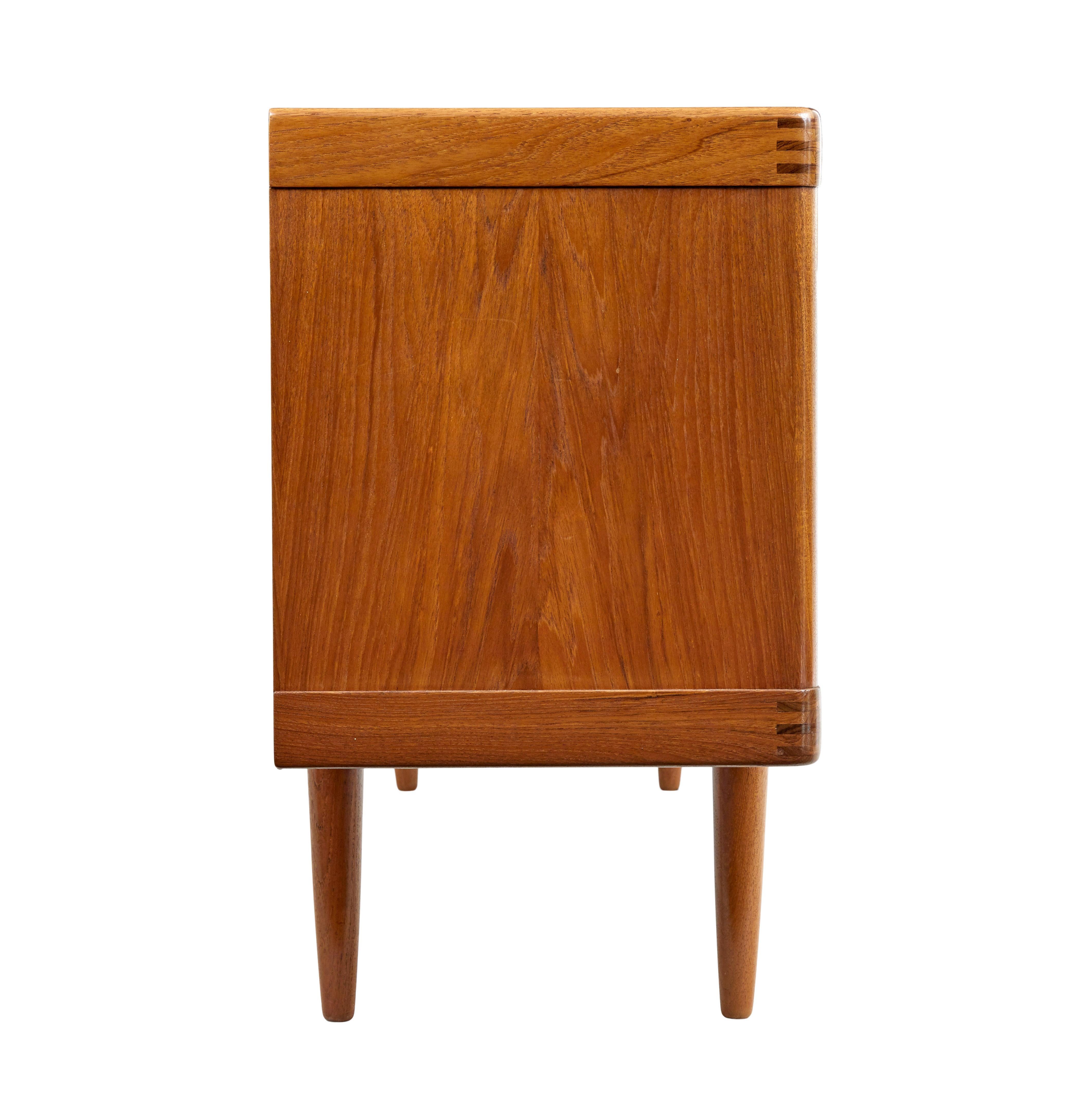 1960er Jahre dänisches Teakholz-Sideboard von H.W. Klein für Bramin im Zustand „Gut“ im Angebot in Debenham, Suffolk