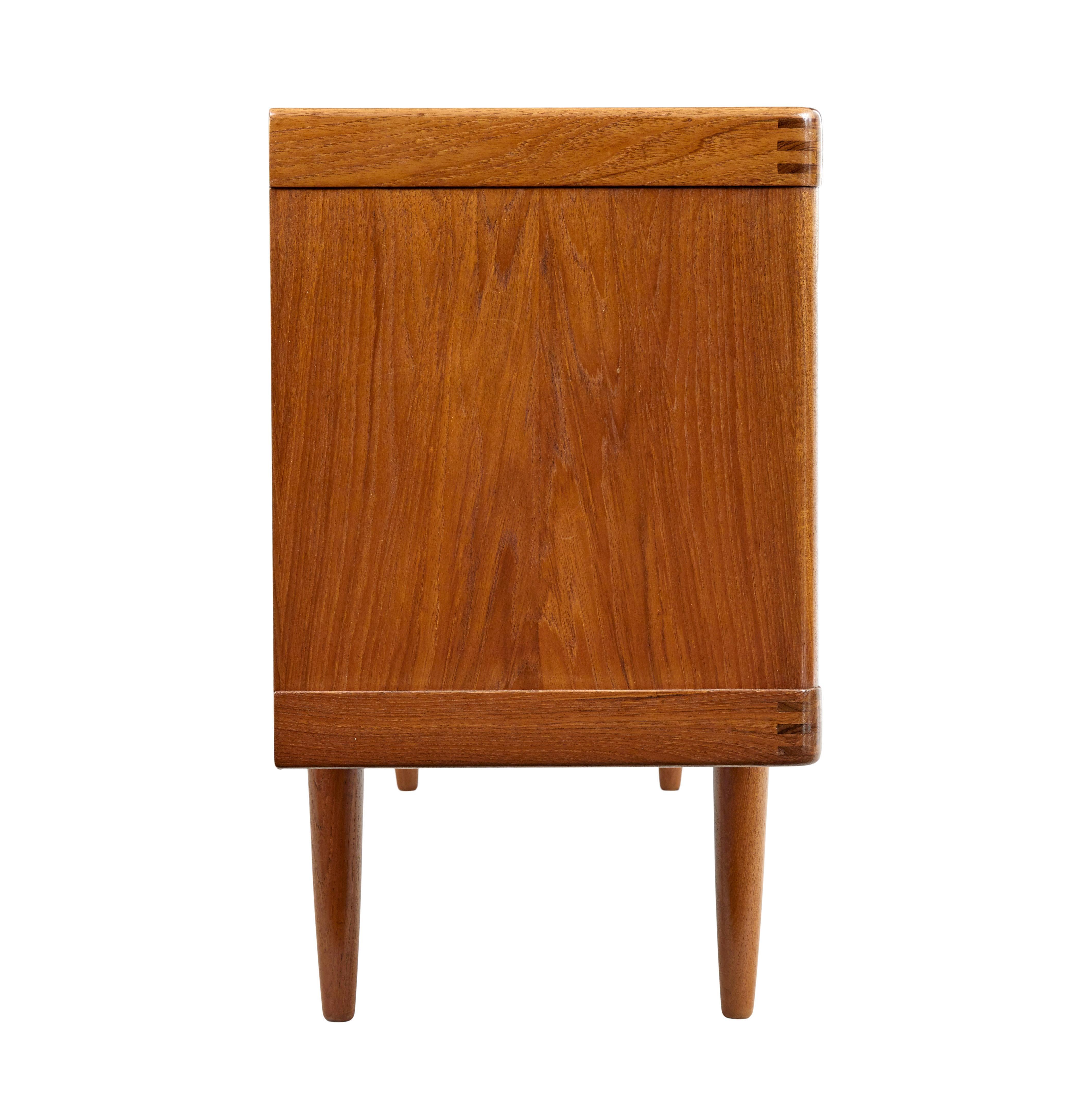 XX secolo 1960’s Danish teak sideboard by h.W.Klein for bramin in vendita