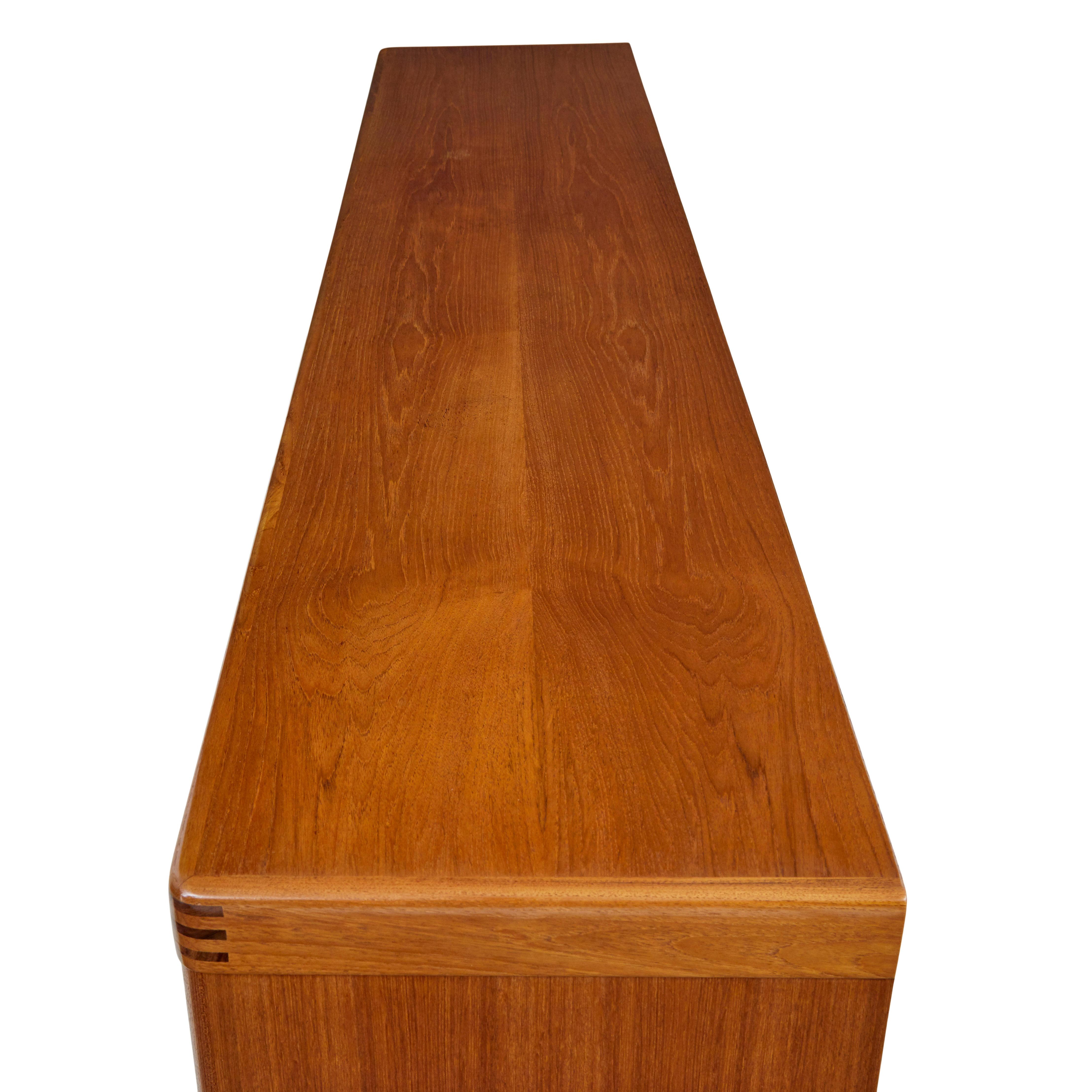 1960er Jahre dänisches Teakholz-Sideboard von H.W. Klein für Bramin im Angebot 2
