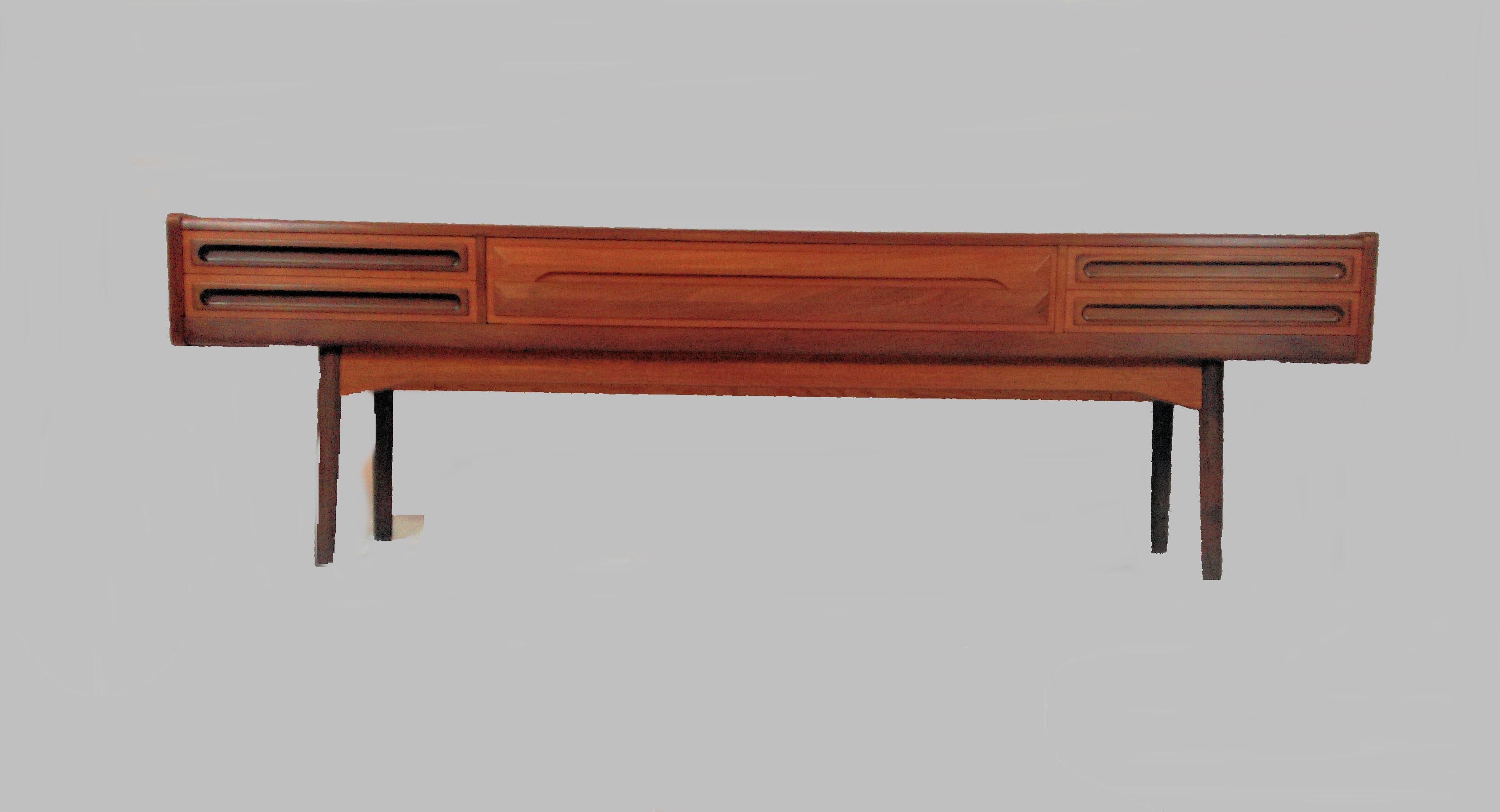 Danish teak sideboard from the 1960s.


The well made sideboard in elegant Danish modern style has been overlooked and refinished by our cabinetmaker and is in very good condition with only minimal signs of age and use.