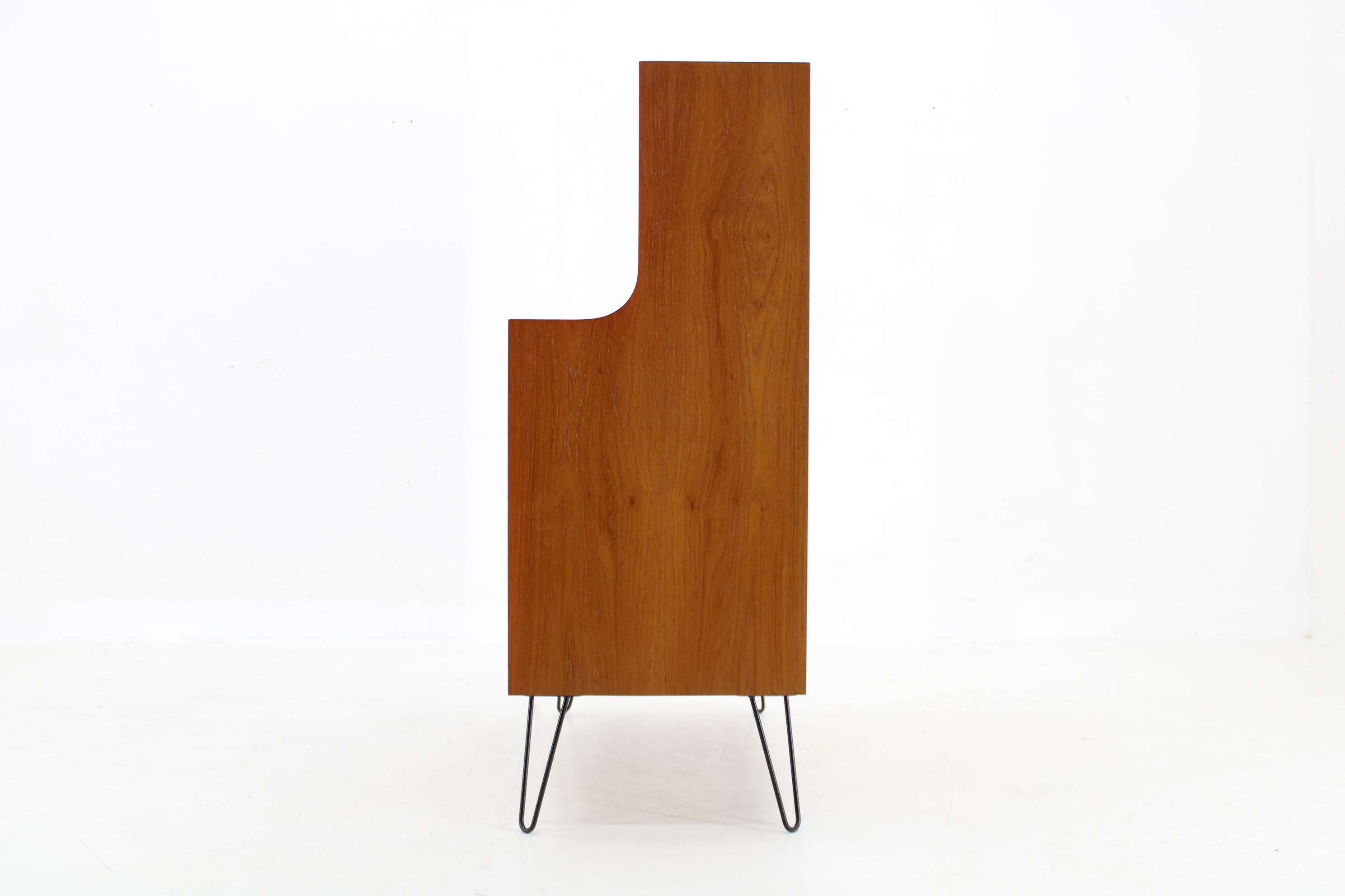 Mid-Century moderno Armadio danese in teak riciclato del 1960 in vendita