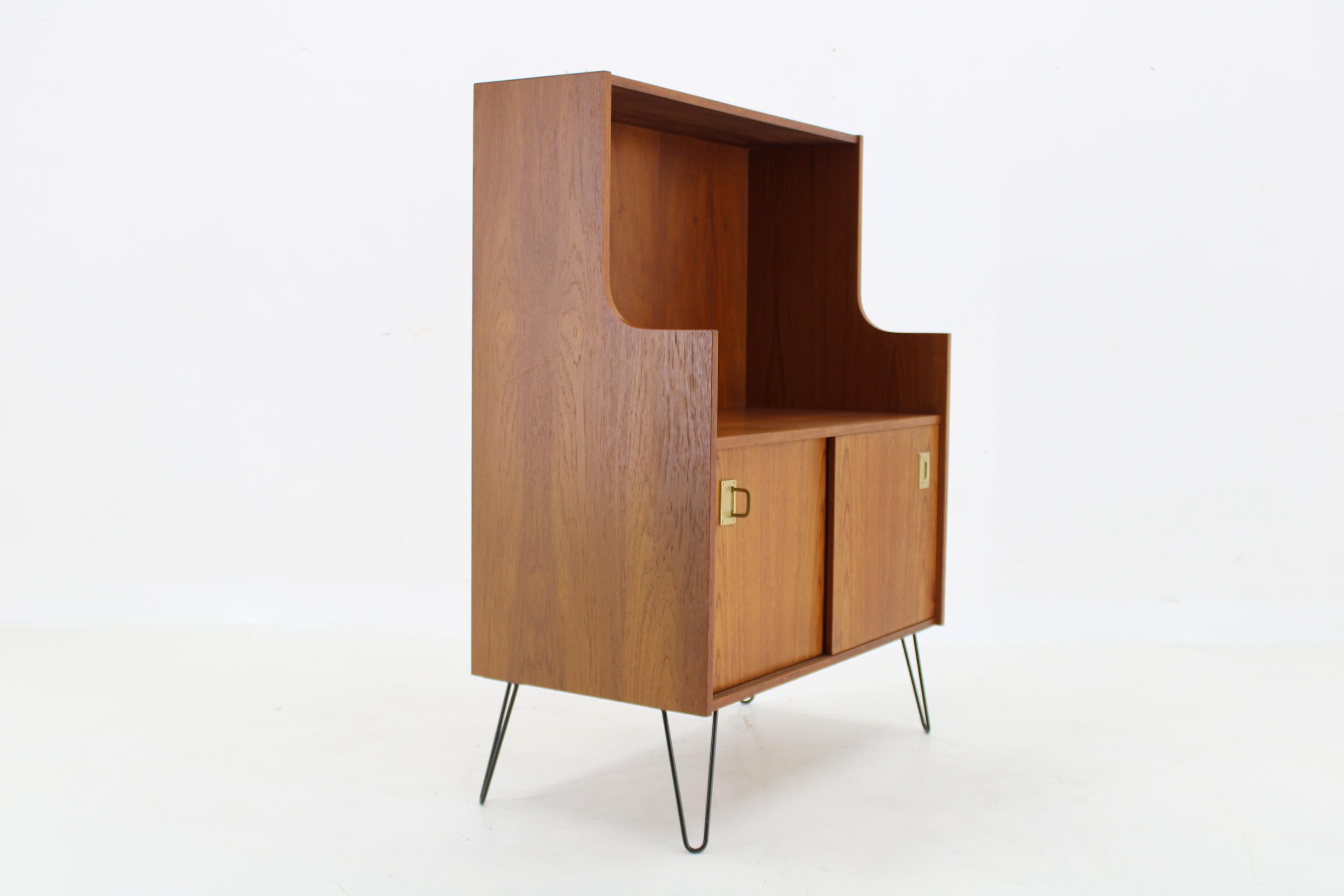 XX secolo Armadio danese in teak riciclato del 1960 in vendita