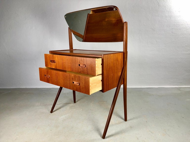 1960s Restored Danish Teak Dressing - Vanity Table For Sale 2