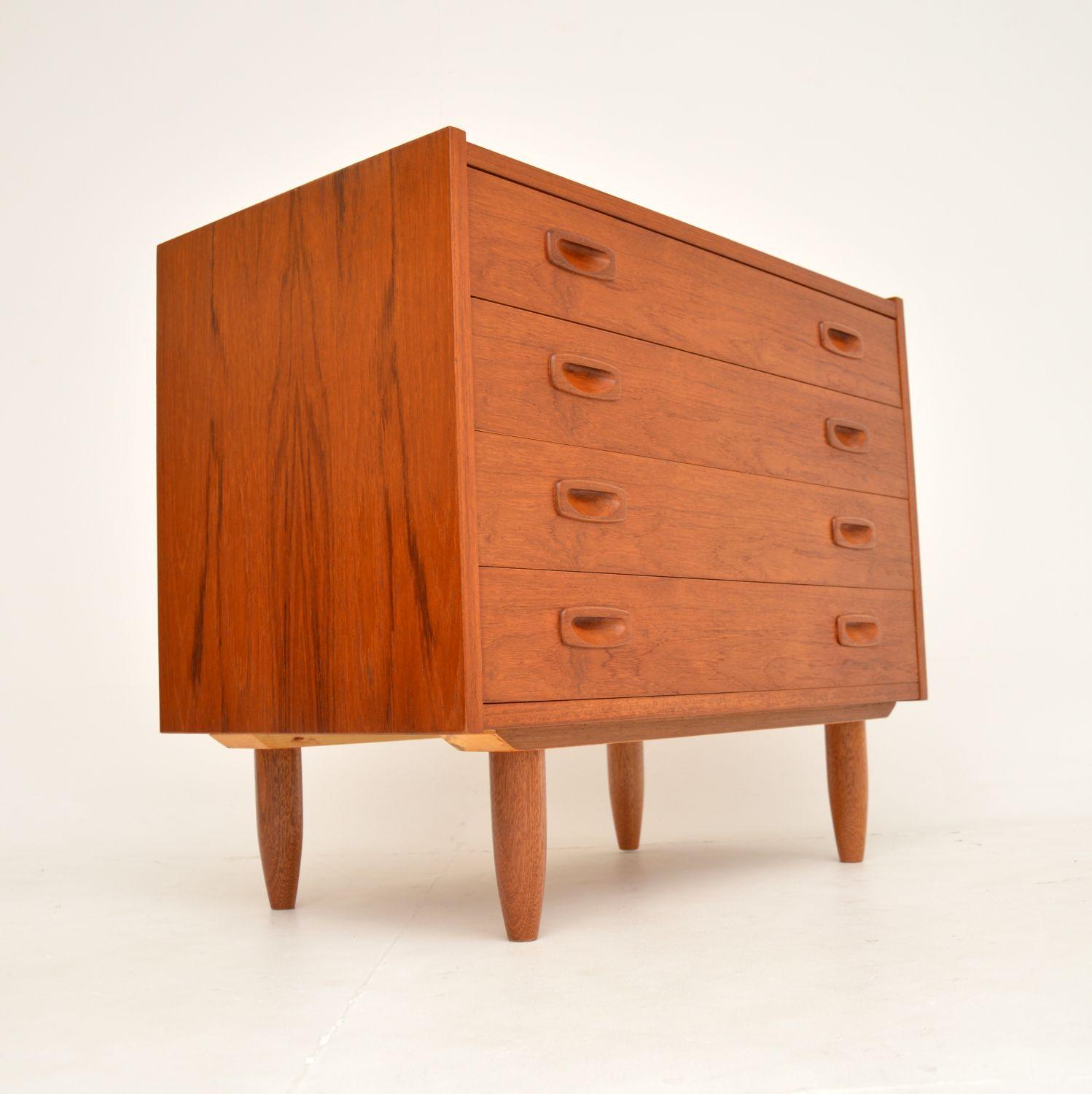 A stylish and very well made Danish vintage chest of drawers in teak. This was designed by Preben Sorensen, it dates from the 1960’s.

It is a great size and is of amazing quality. The drawers all run smoothly, the top drawer has green felt