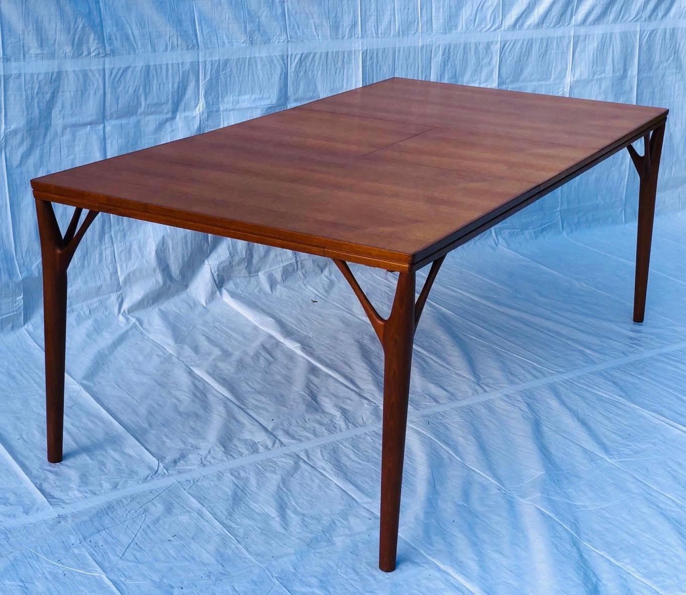 Mid-Century Modern 1960s Danish Teak Willy Sigh 'Tree Leg' Dining Table Model 180 by H Sigh & Søn  For Sale