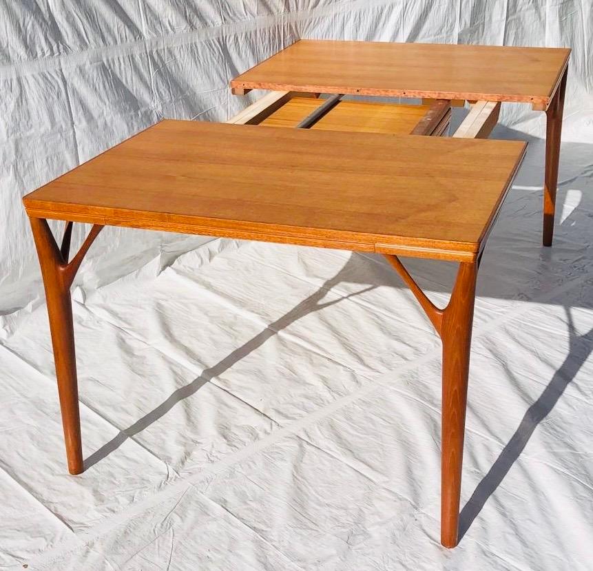 1960s Danish Teak Willy Sigh 'Tree Leg' Dining Table Model 180 by H Sigh & Søn  For Sale 1